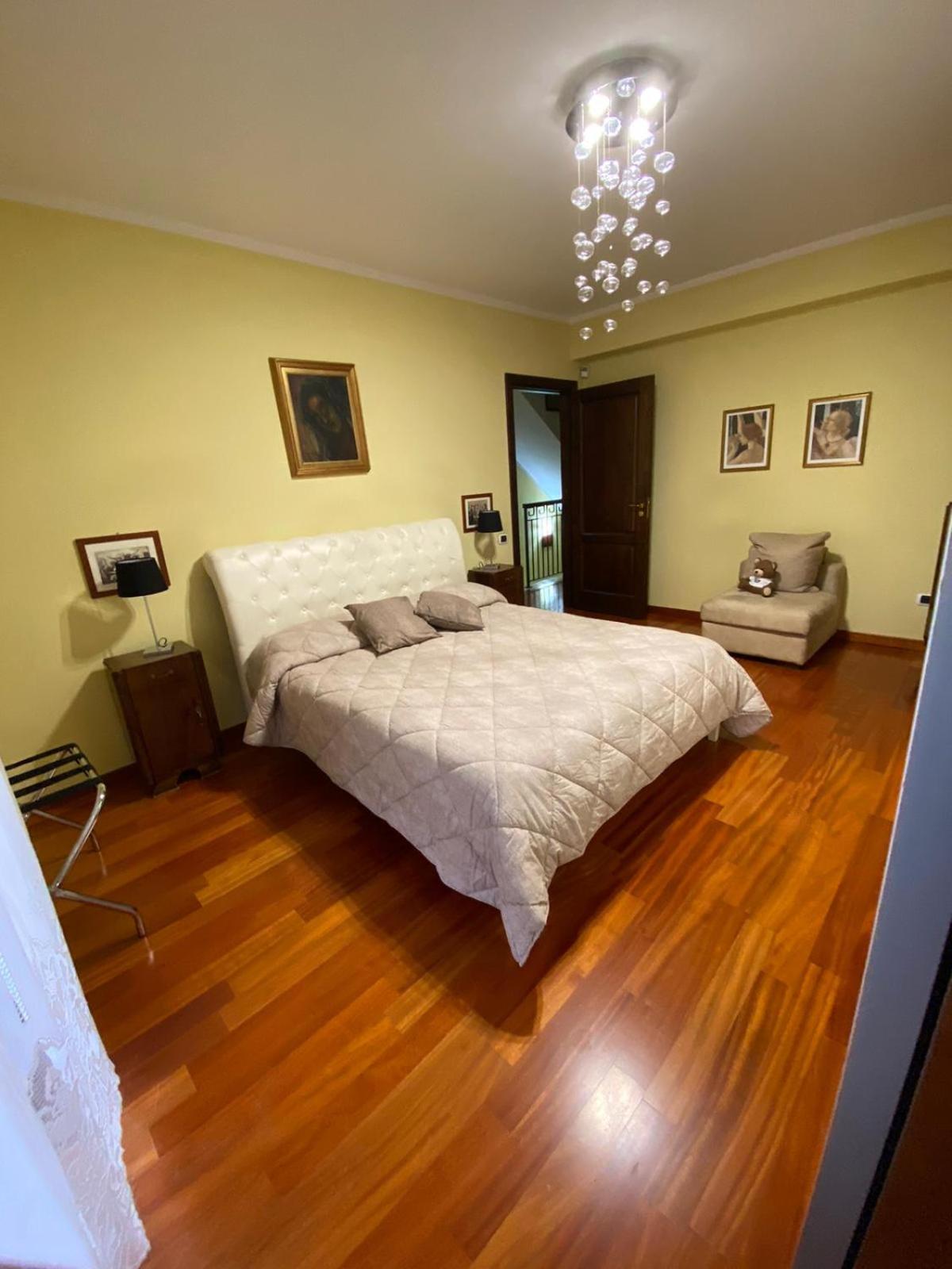 Family Room - Photo 11
