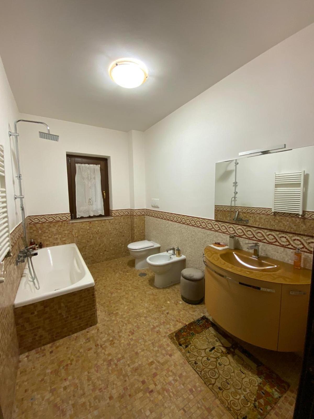 Family Room - Photo 25