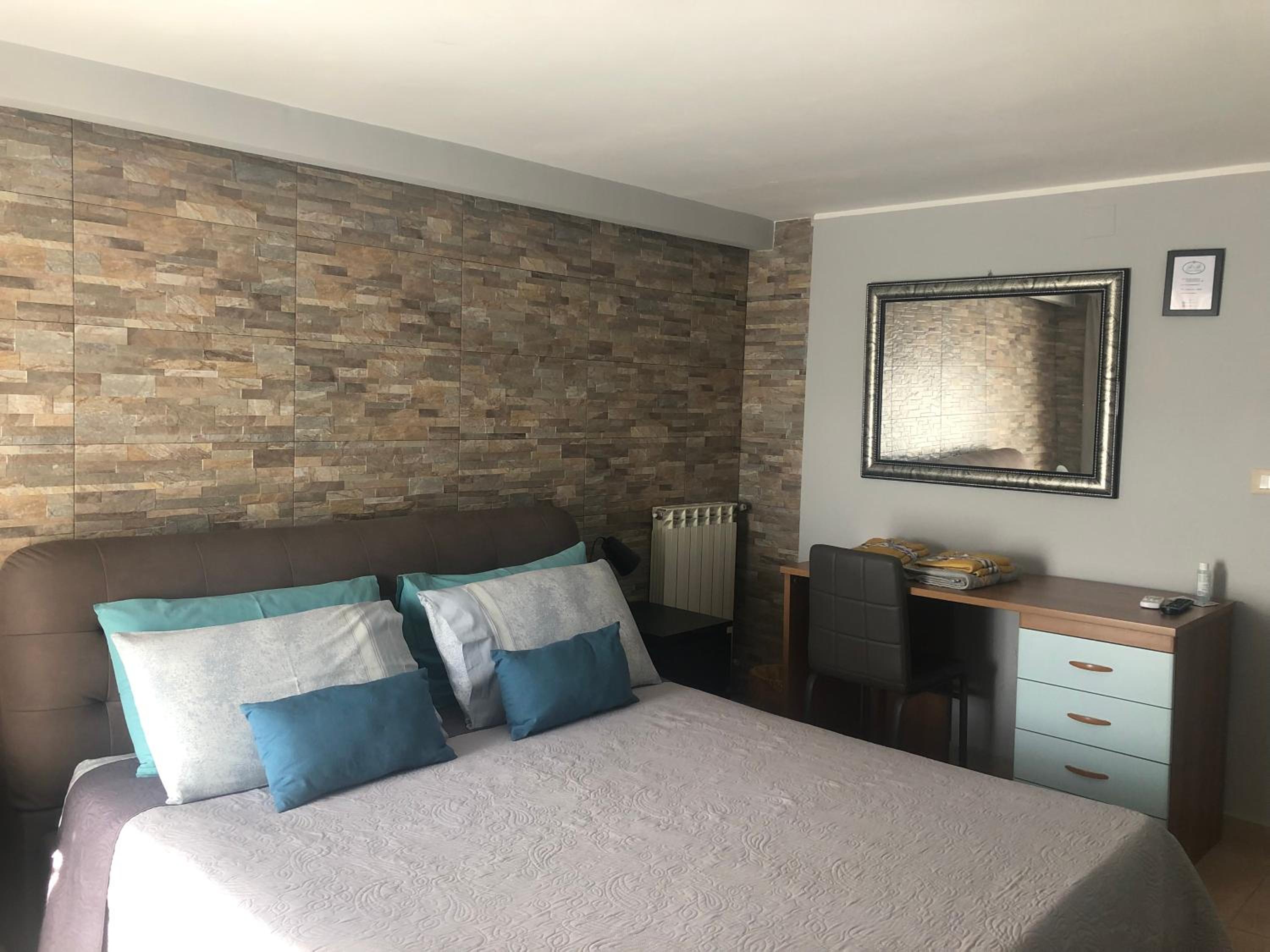 Triple Room with Private Bathroom photo 1