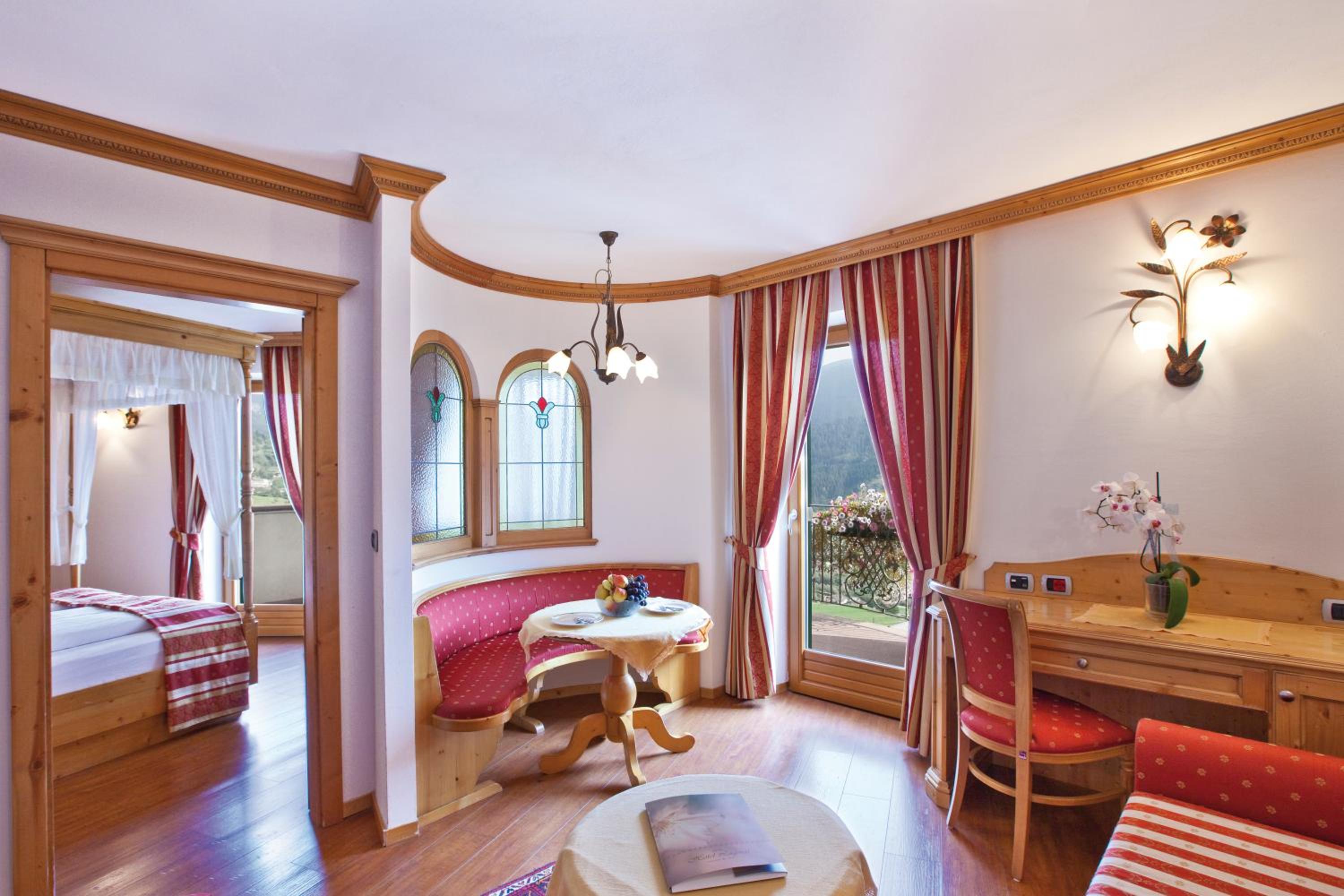 Deluxe Suite - Photo 1