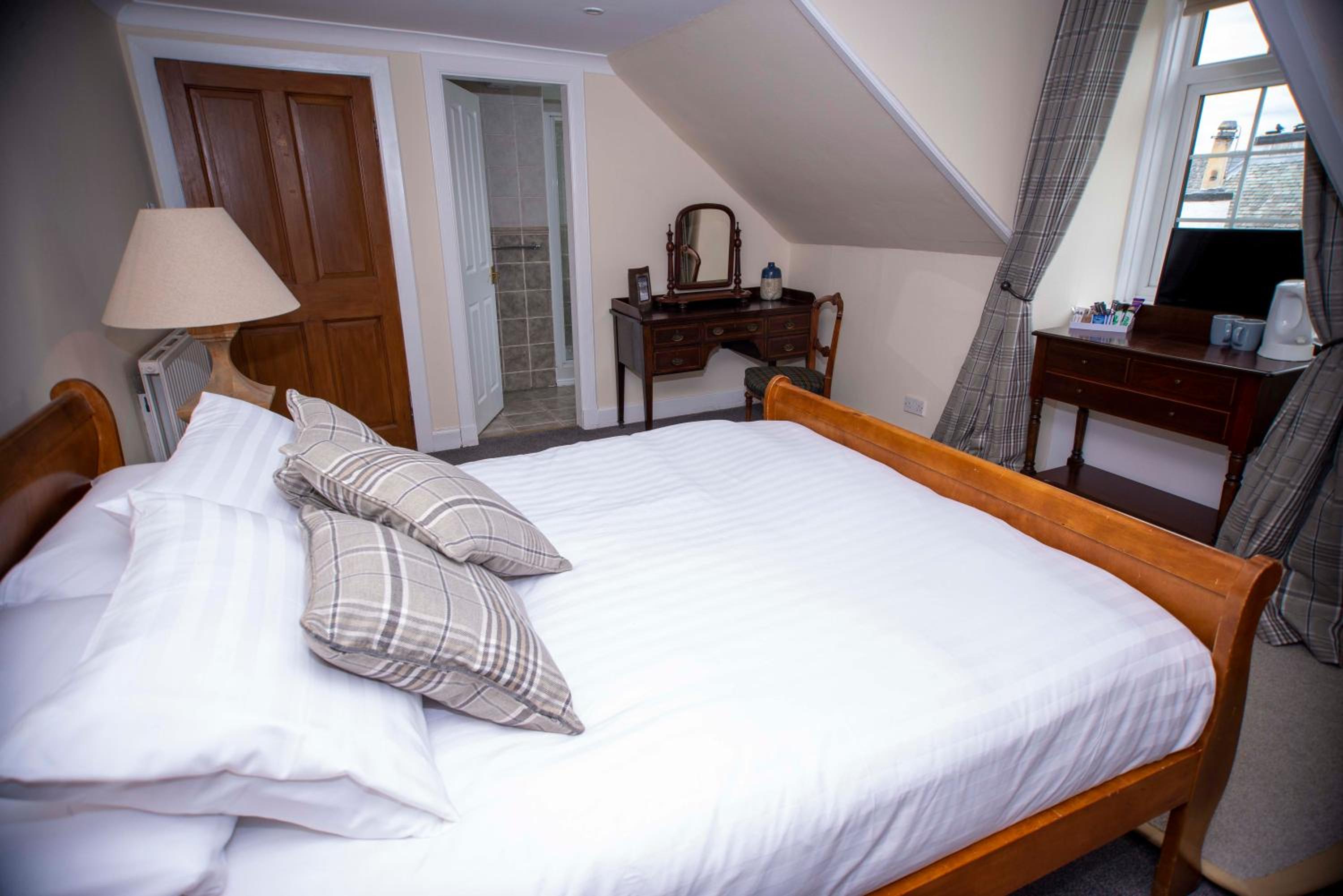 Deluxe King Room - Photo 4