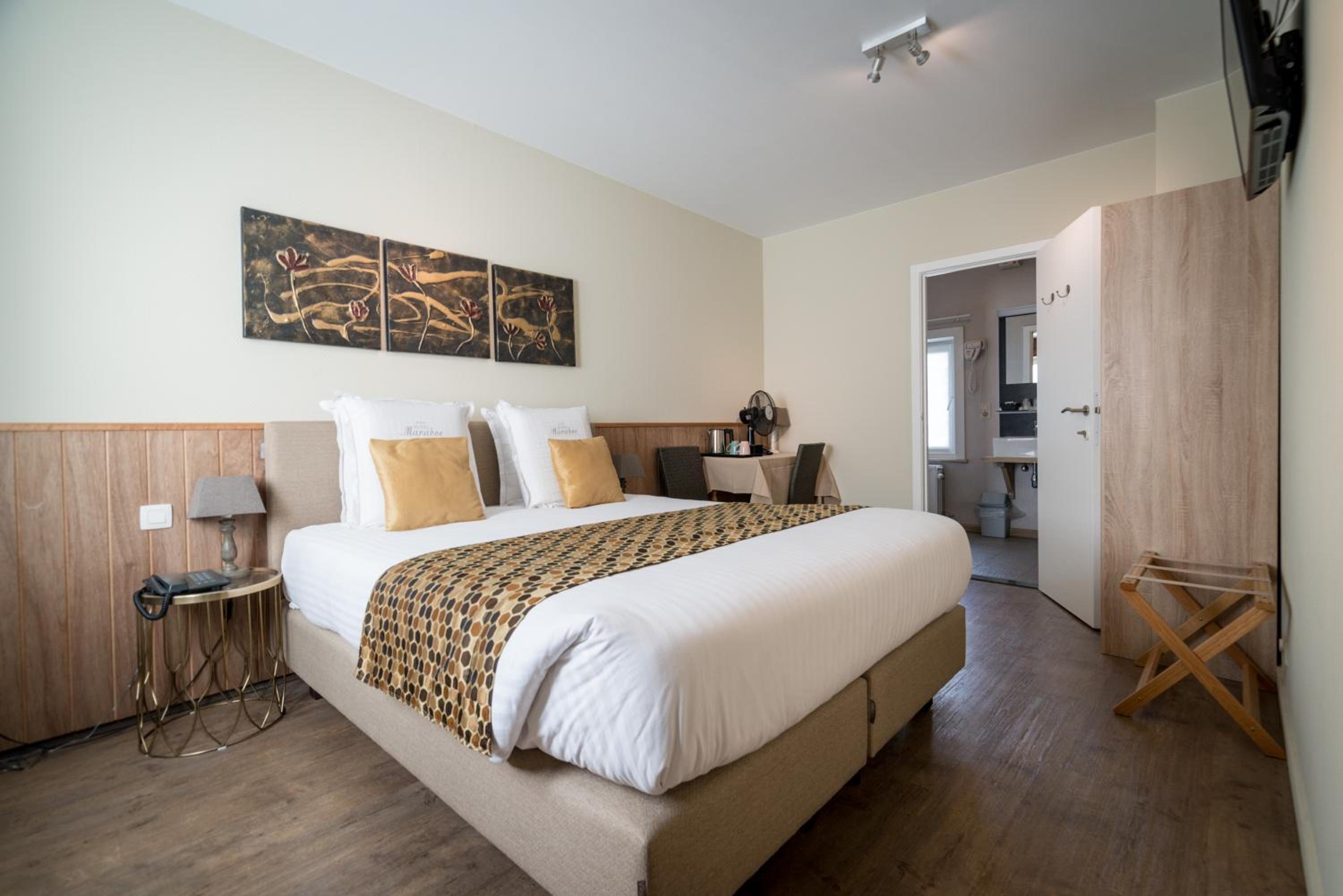 Double Room - Photo 16