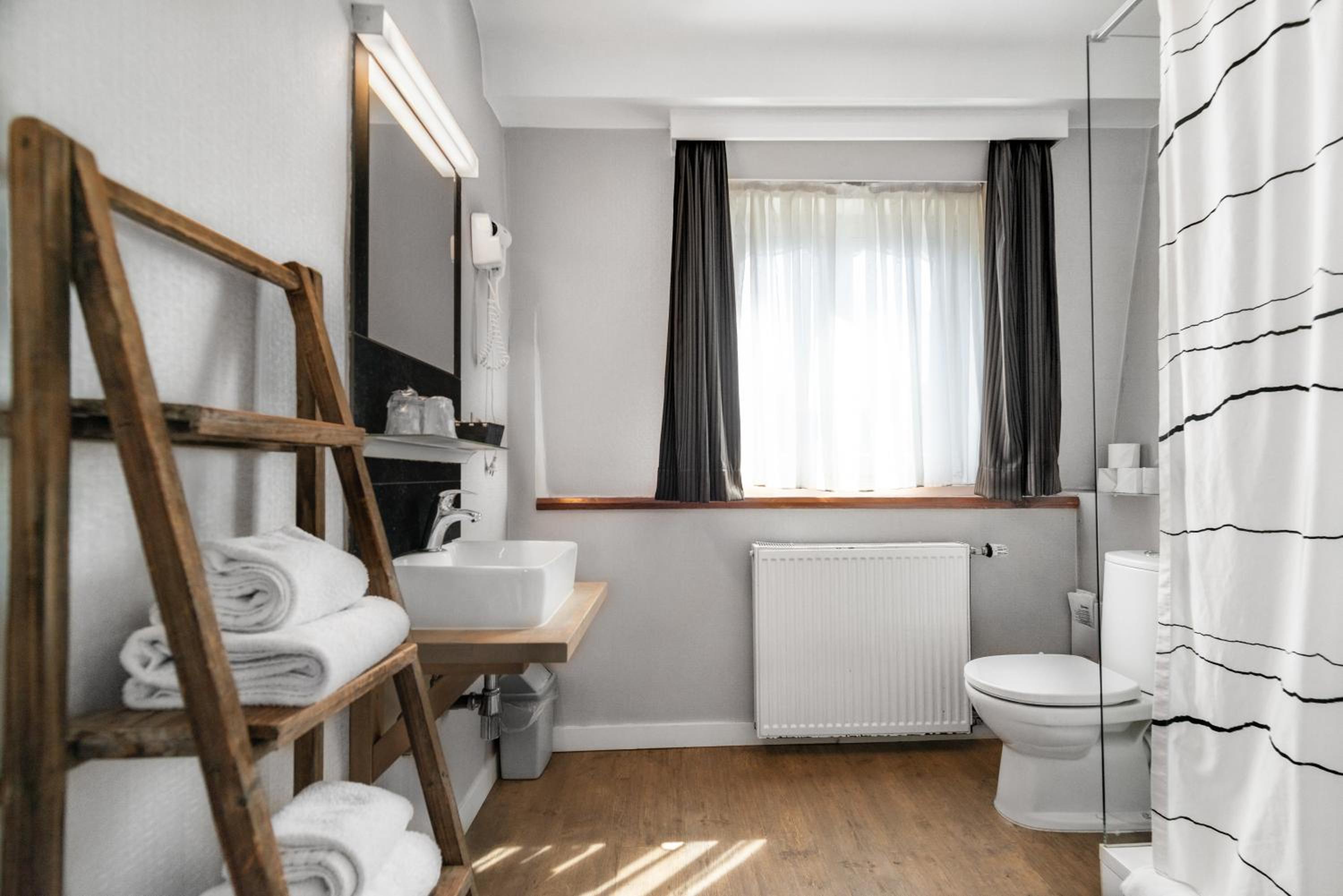 Double Room - Photo 25