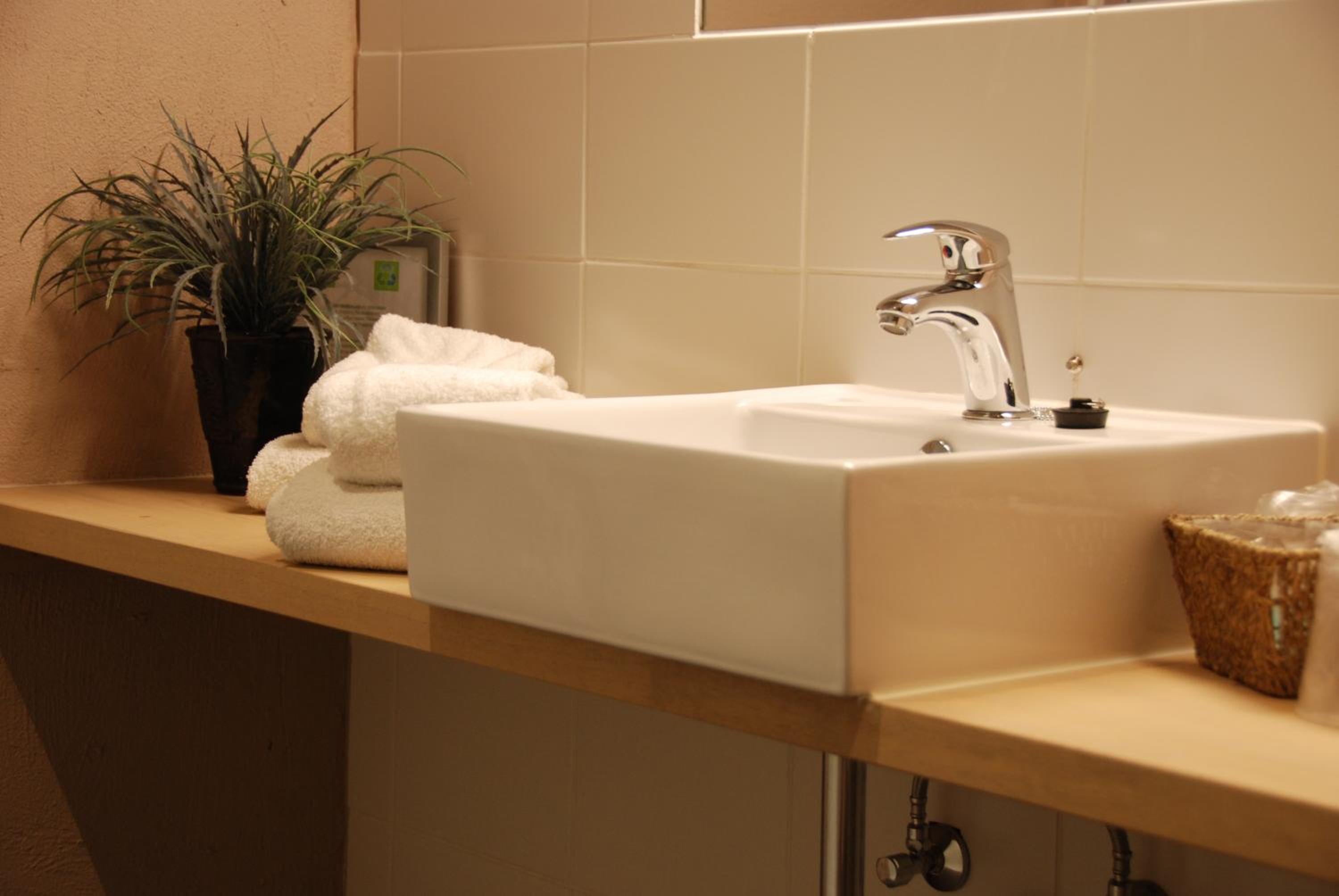 Double Room - Photo 12