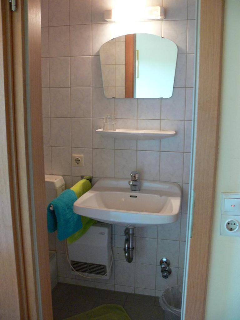 Single Room photo 3