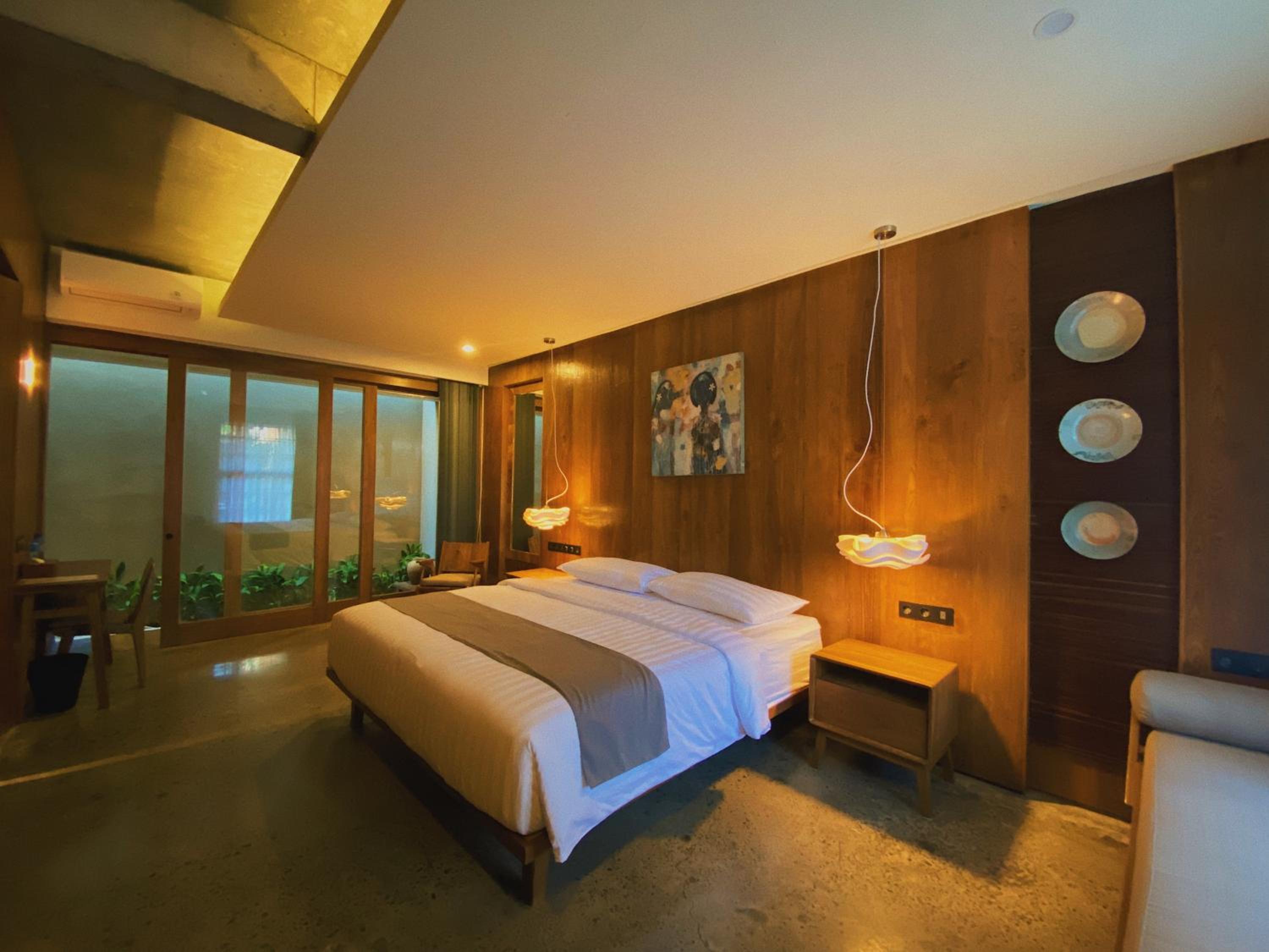 Deluxe Suite with Spa Bath - Photo 1