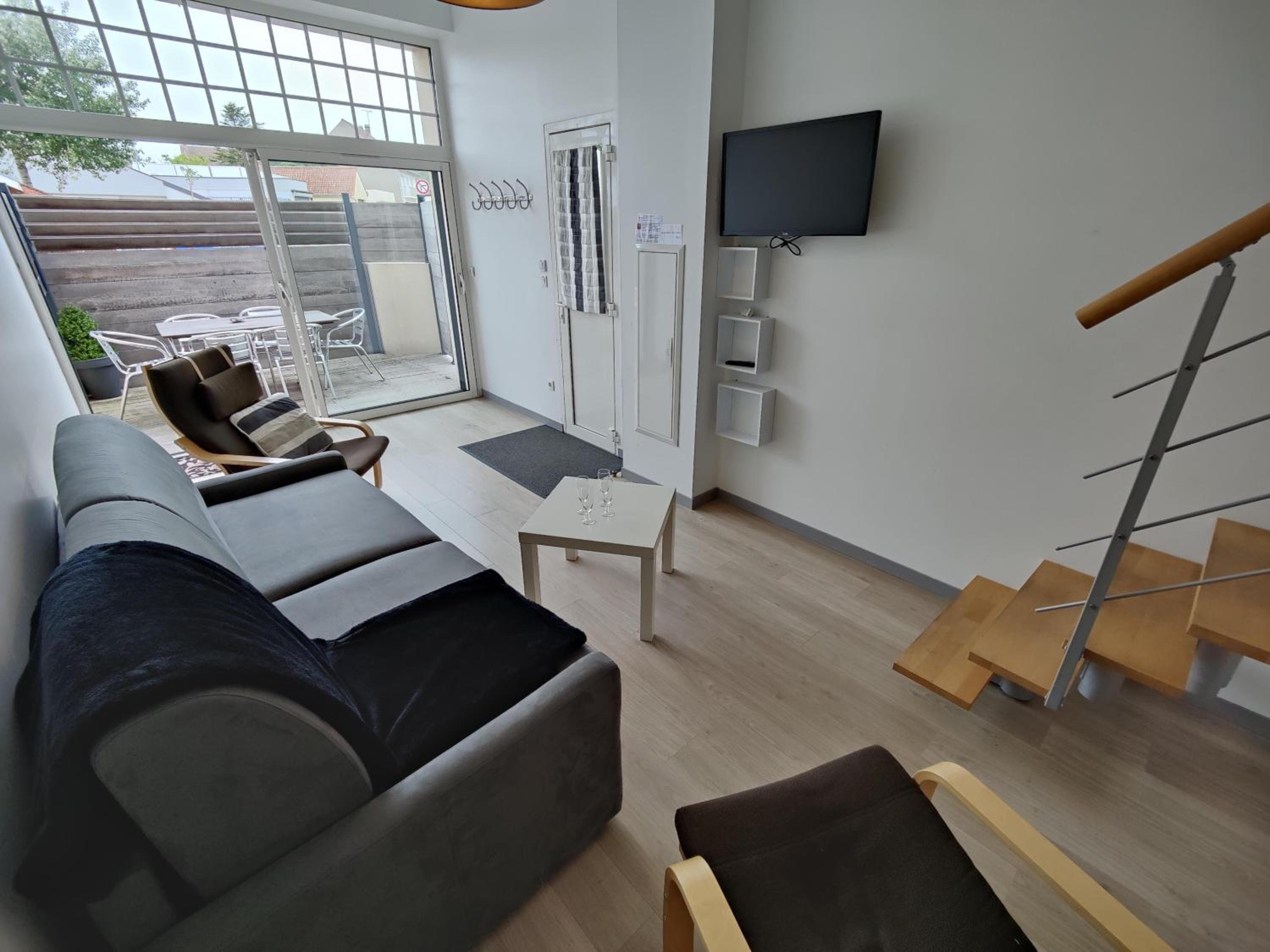 Loft with Terrace on Ground Floor photo 3