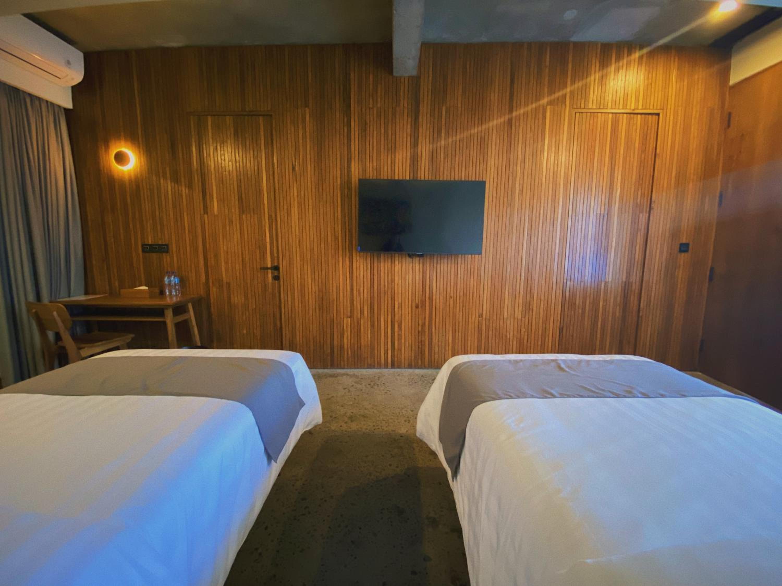 Deluxe Twin Room - Photo 2