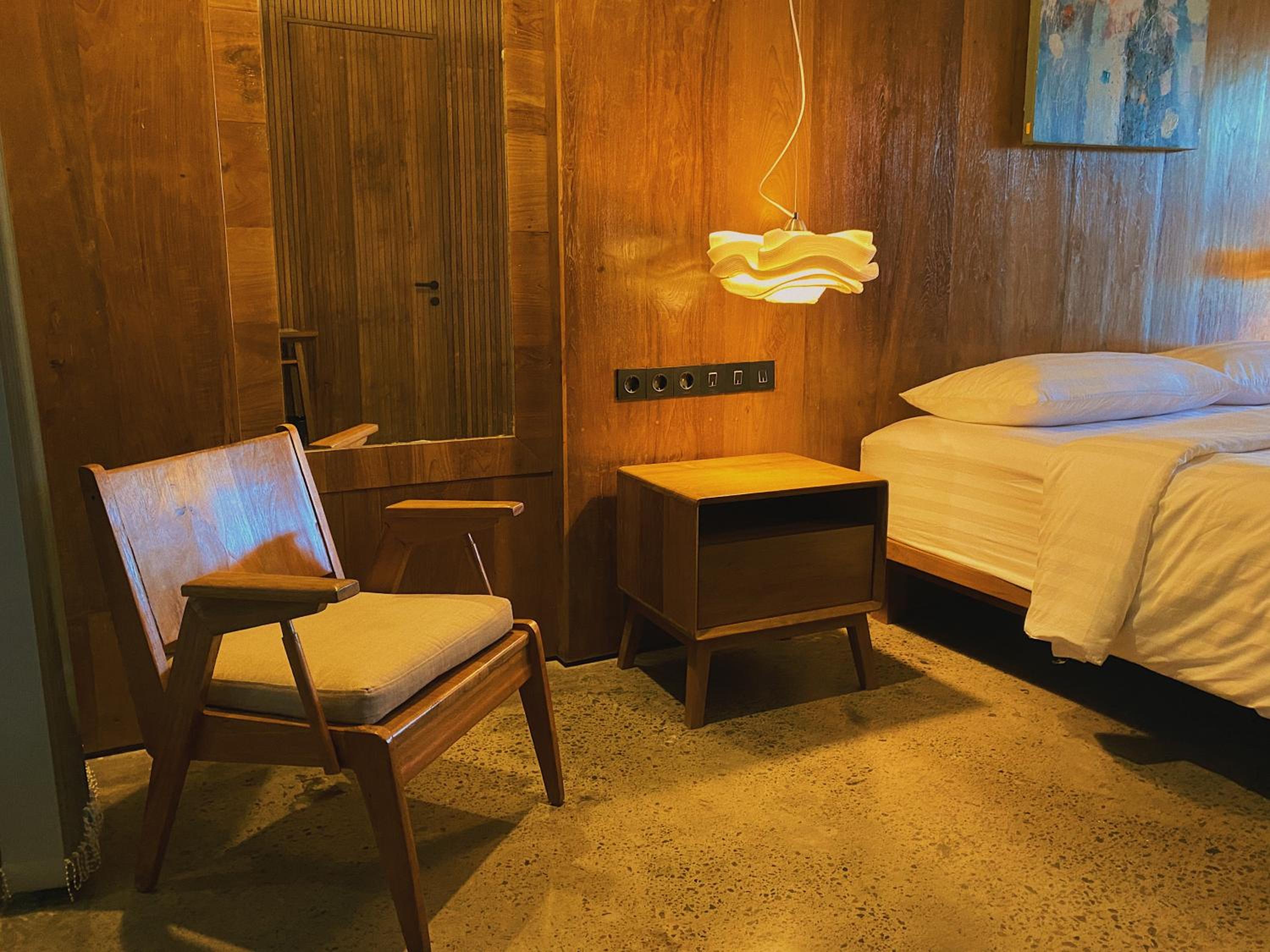 Deluxe Suite with Spa Bath - Photo 7