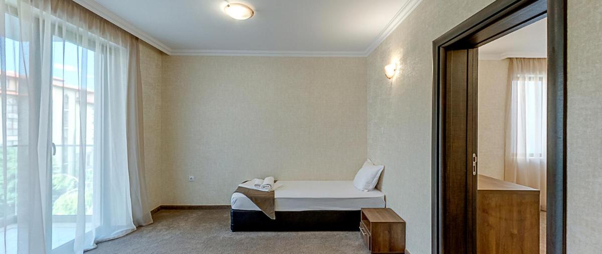Apartment - Photo 2