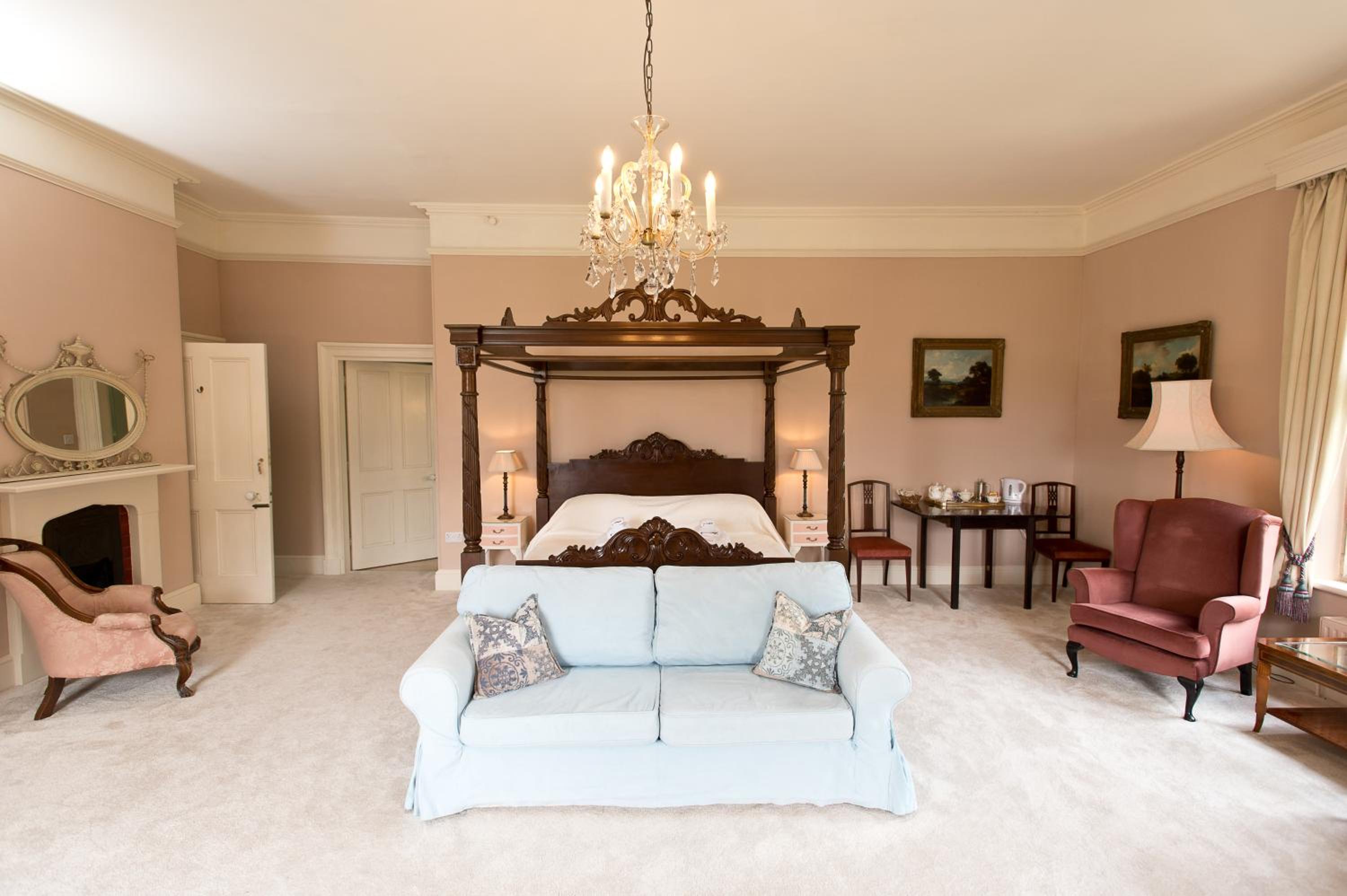 Large Double Room photo 3