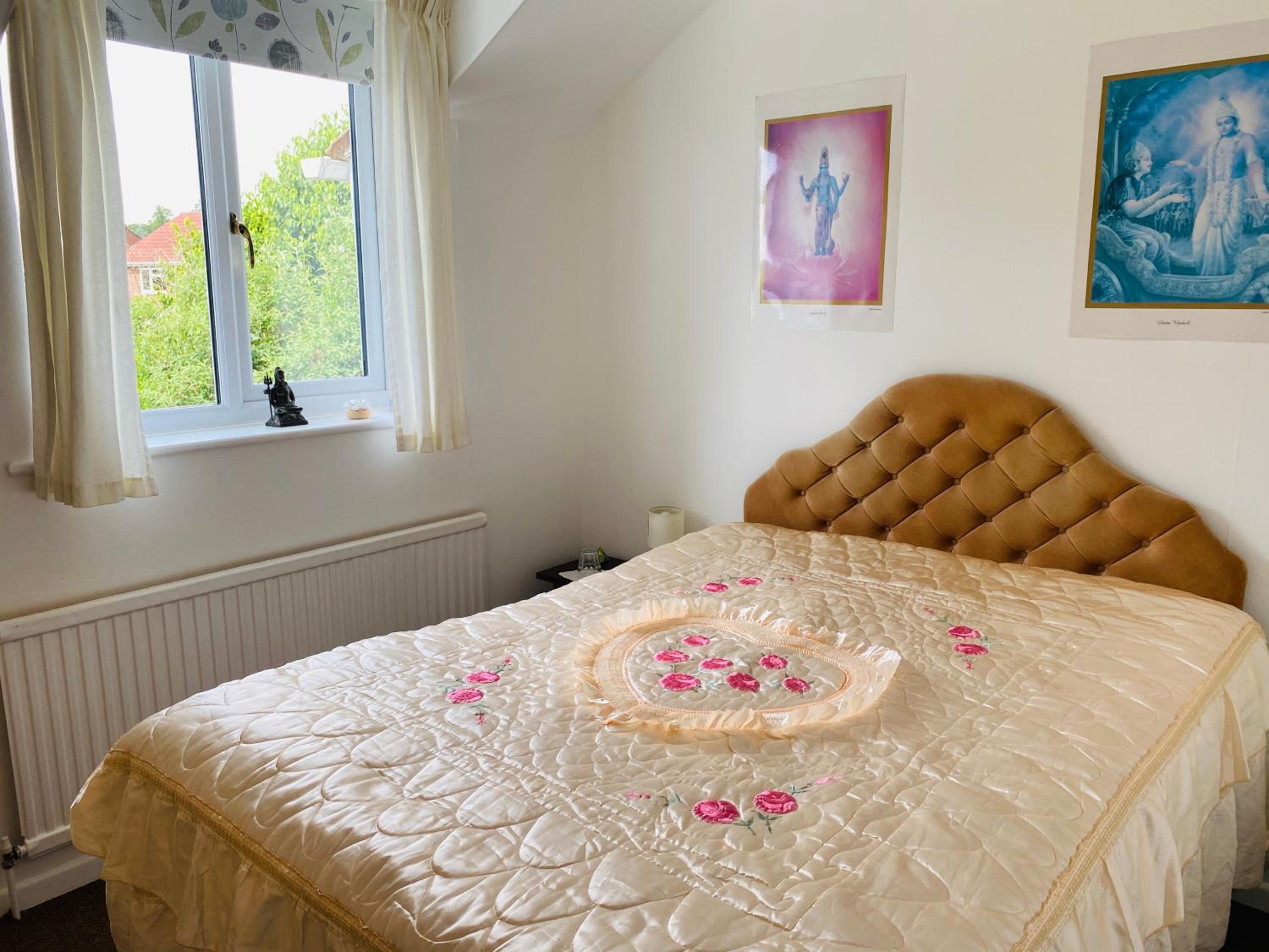Standard Double Room with Shared Bathroom