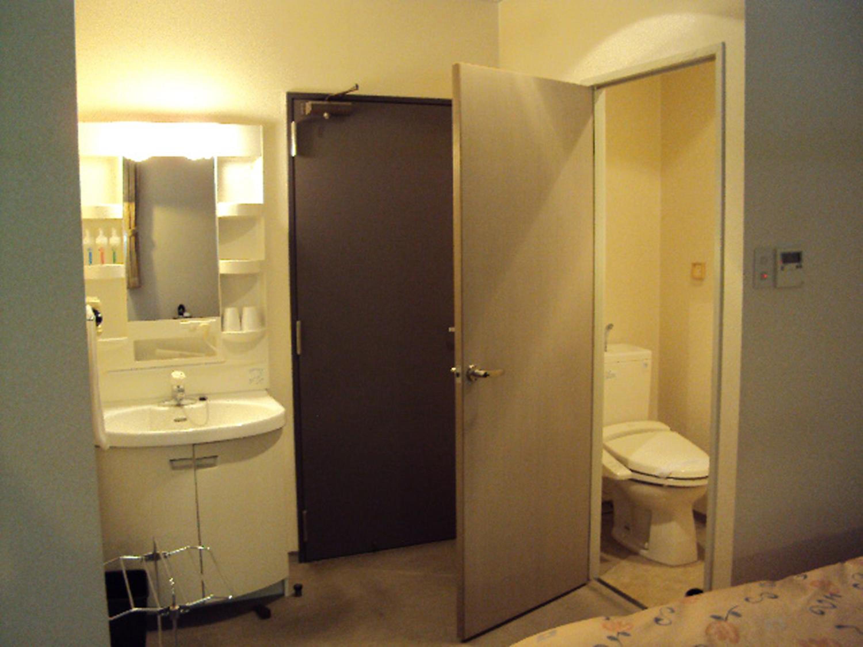 Twin Room with Shared Bathroom photo 3