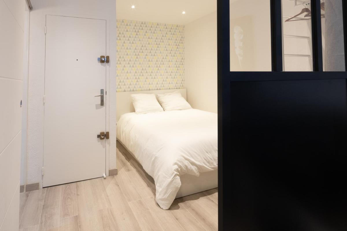 One-Bedroom Apartment - Photo 9