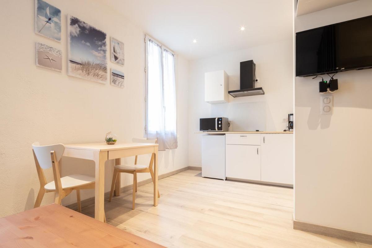 One-Bedroom Apartment - Photo 13
