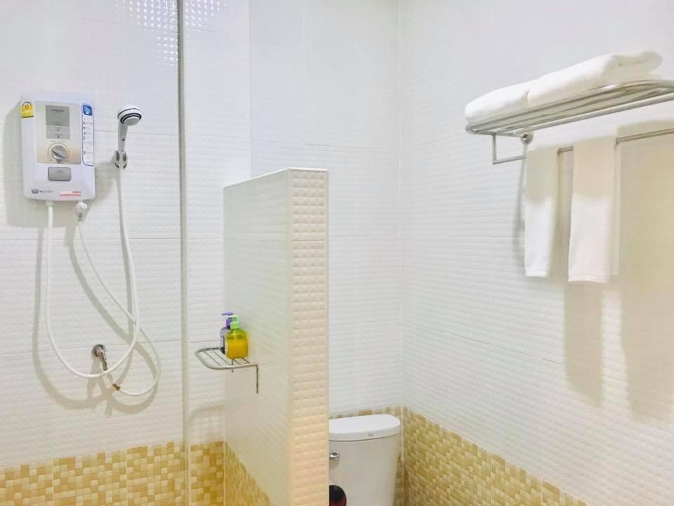 Deluxe King Room - Photo 4
