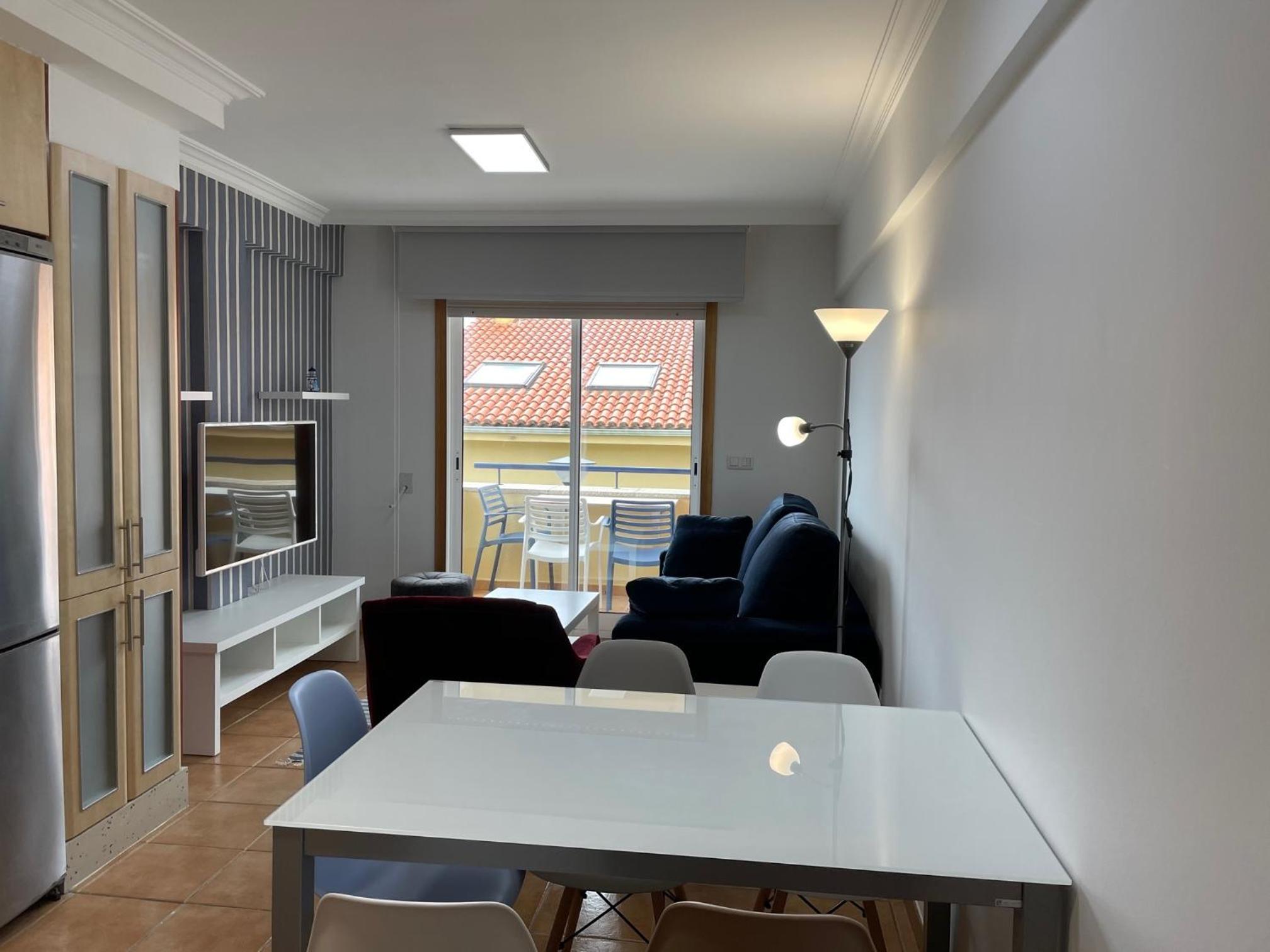 Apartment with Terrace - Photo 9