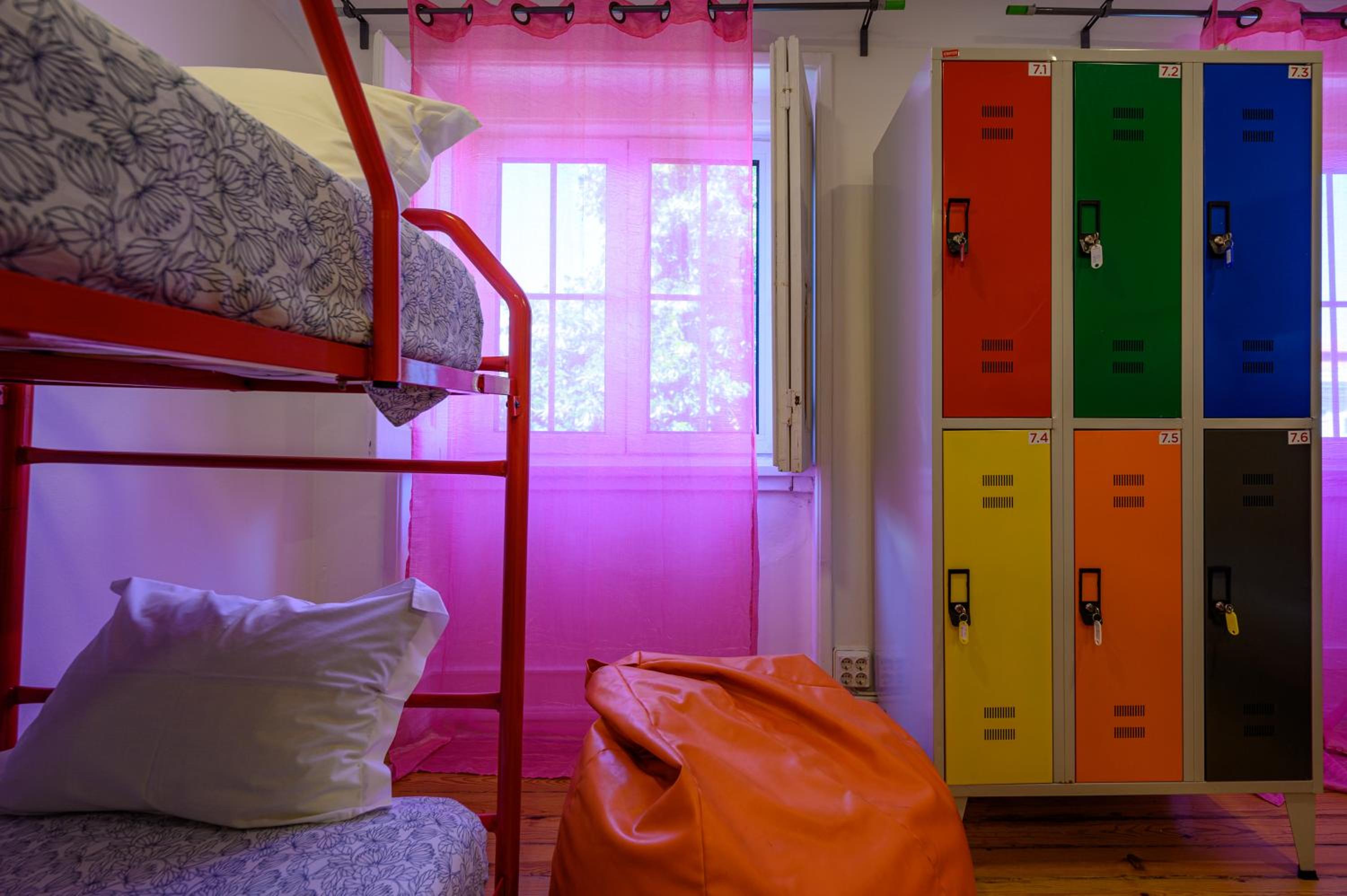 Bunk Bed in Mixed Dormitory Room (6 adults) photo 2