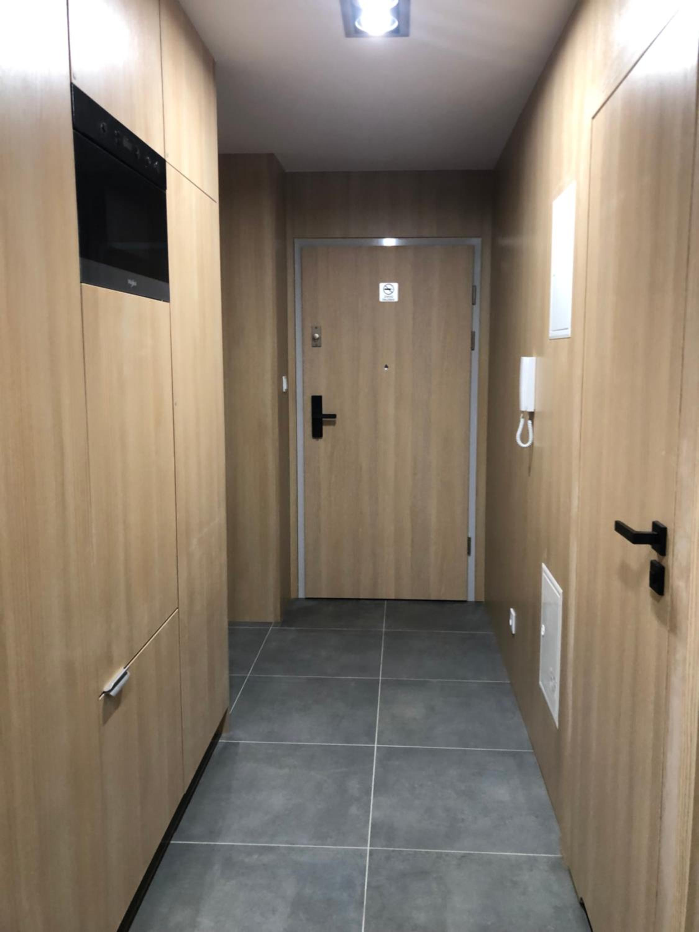 One-Bedroom Apartment - Photo 1