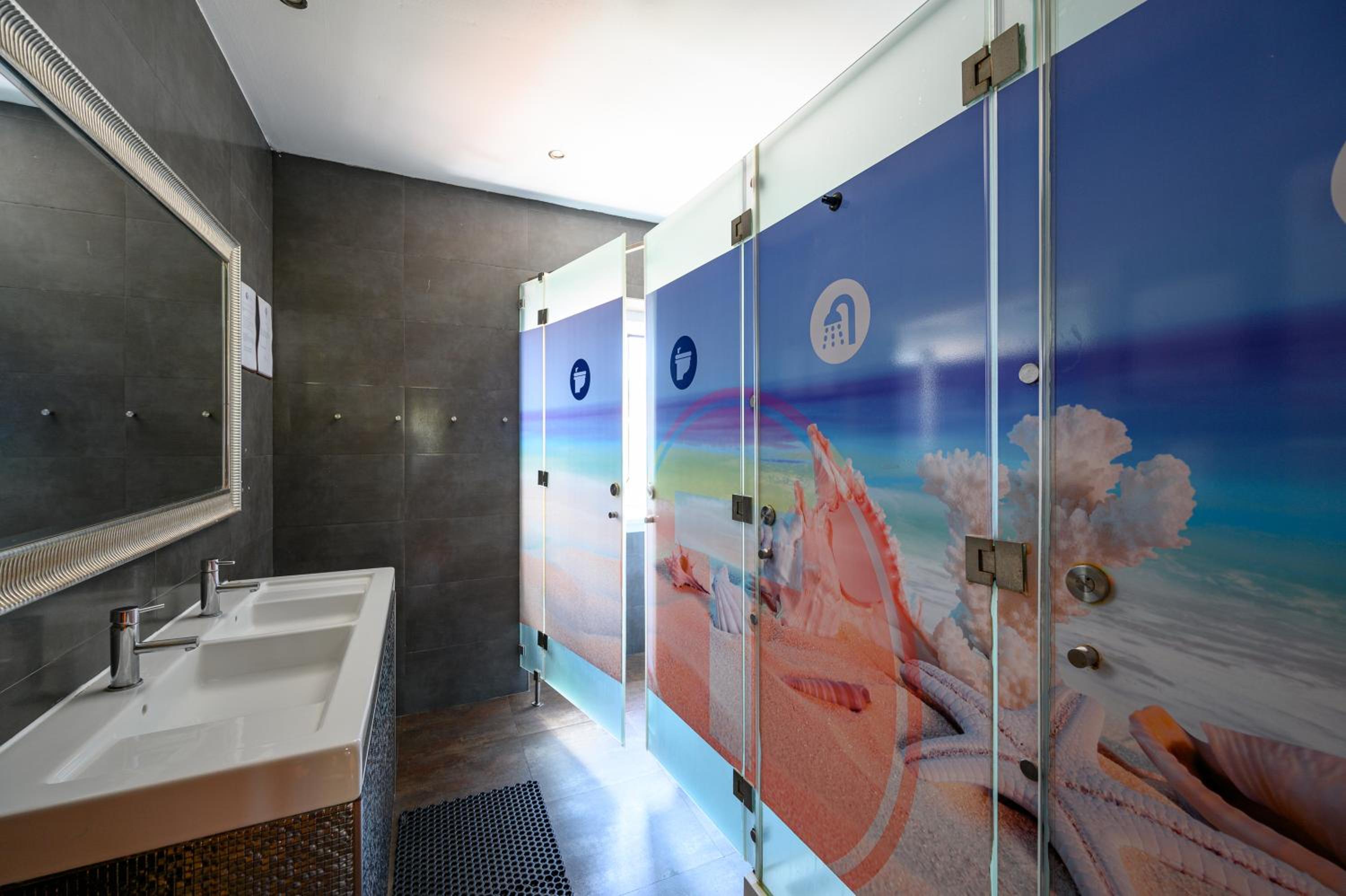 Sextuple Room photo 2