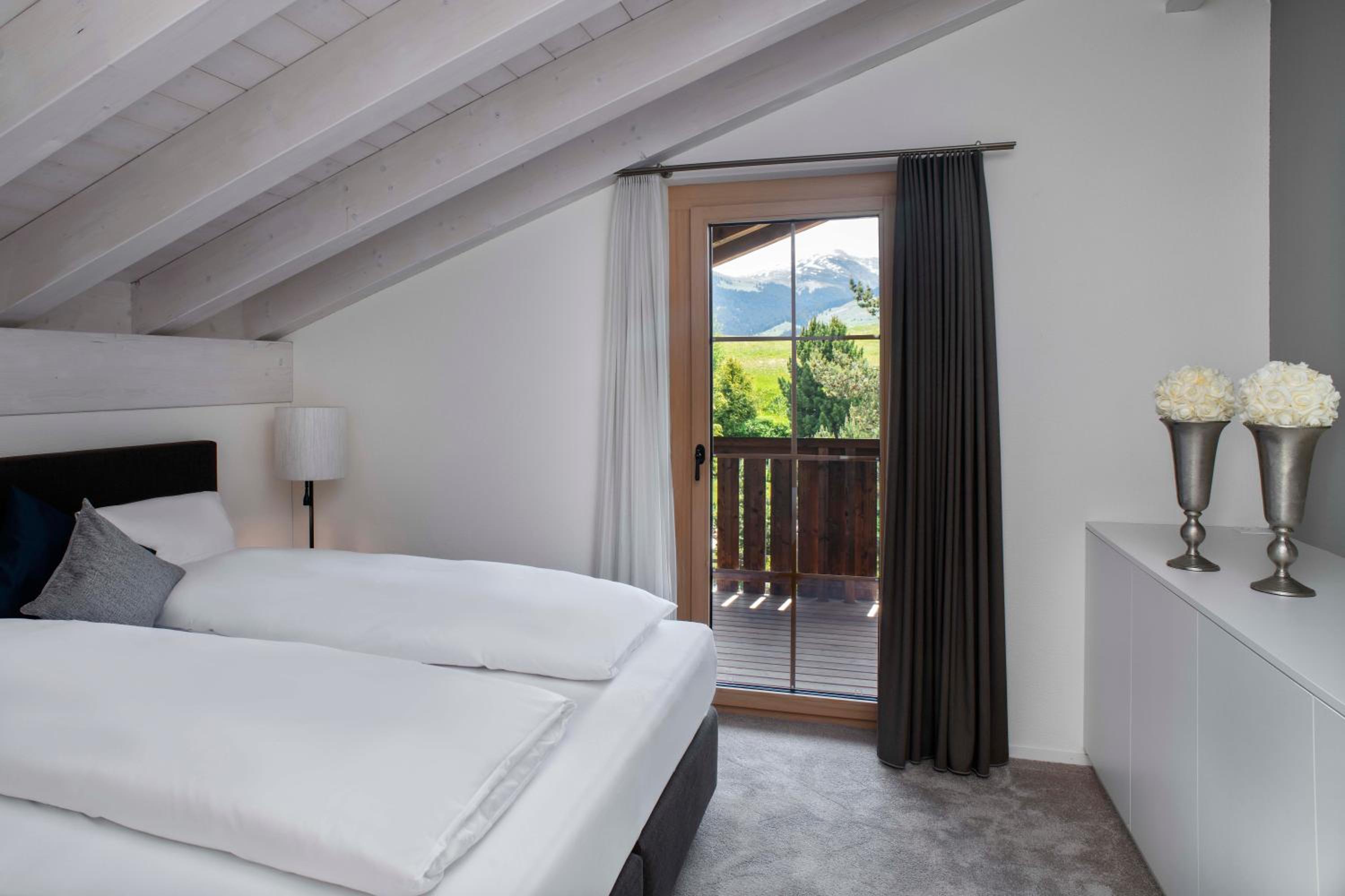 Two-Bedroom Suite - Photo 7