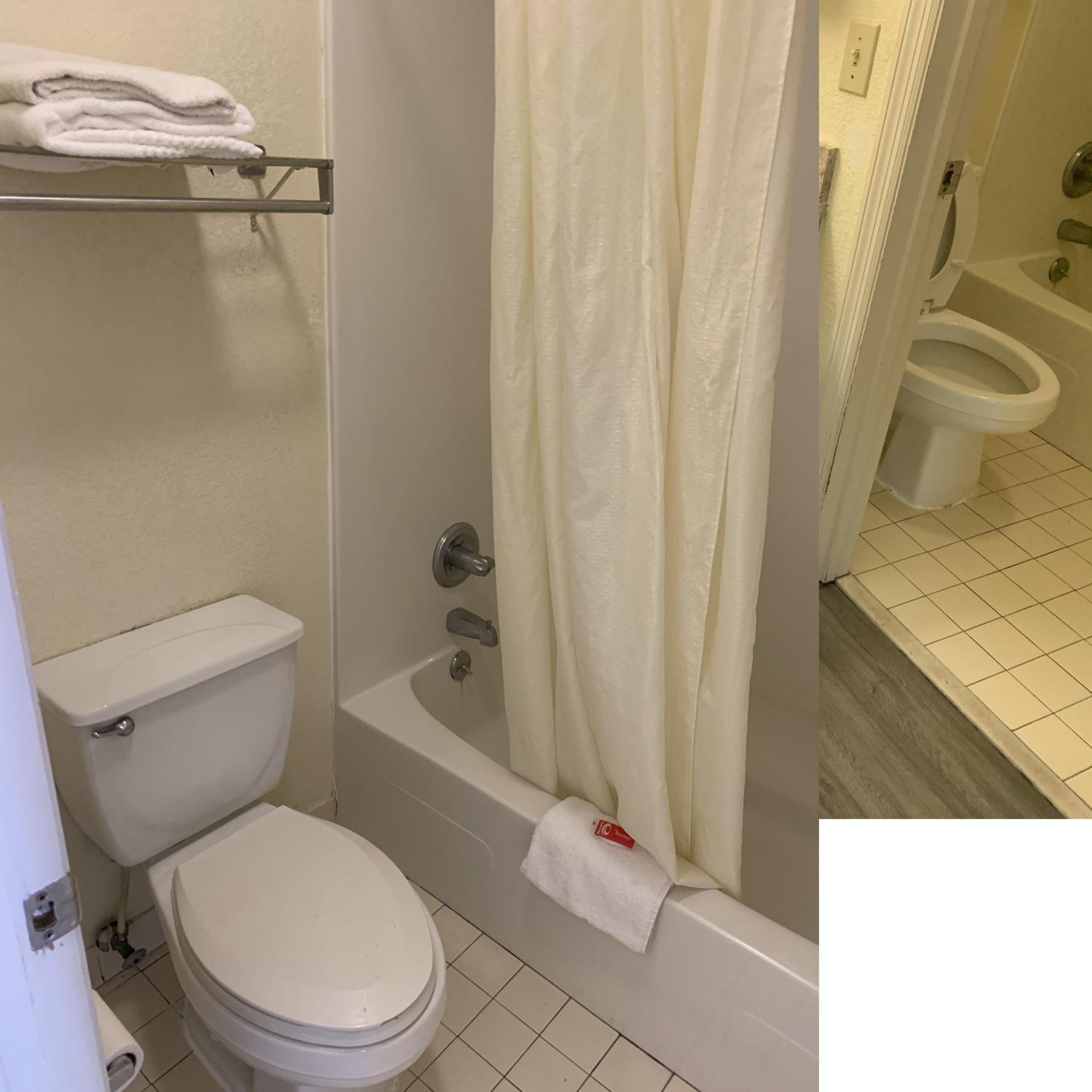 Standard King Room - Non-Smoking  - Photo 18