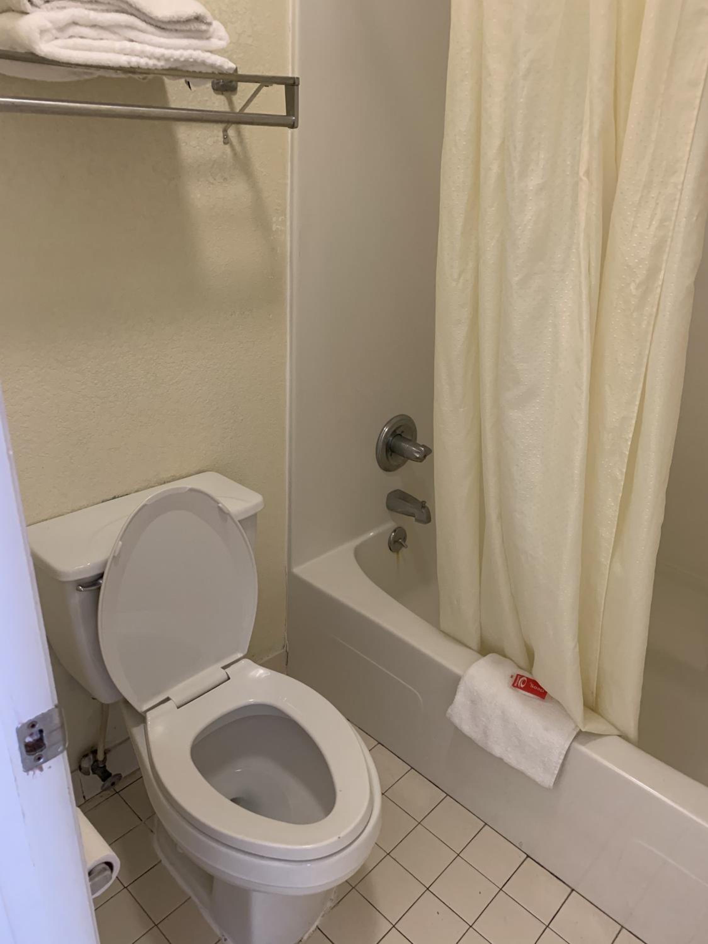 Standard King Room - Non-Smoking  - Photo 21