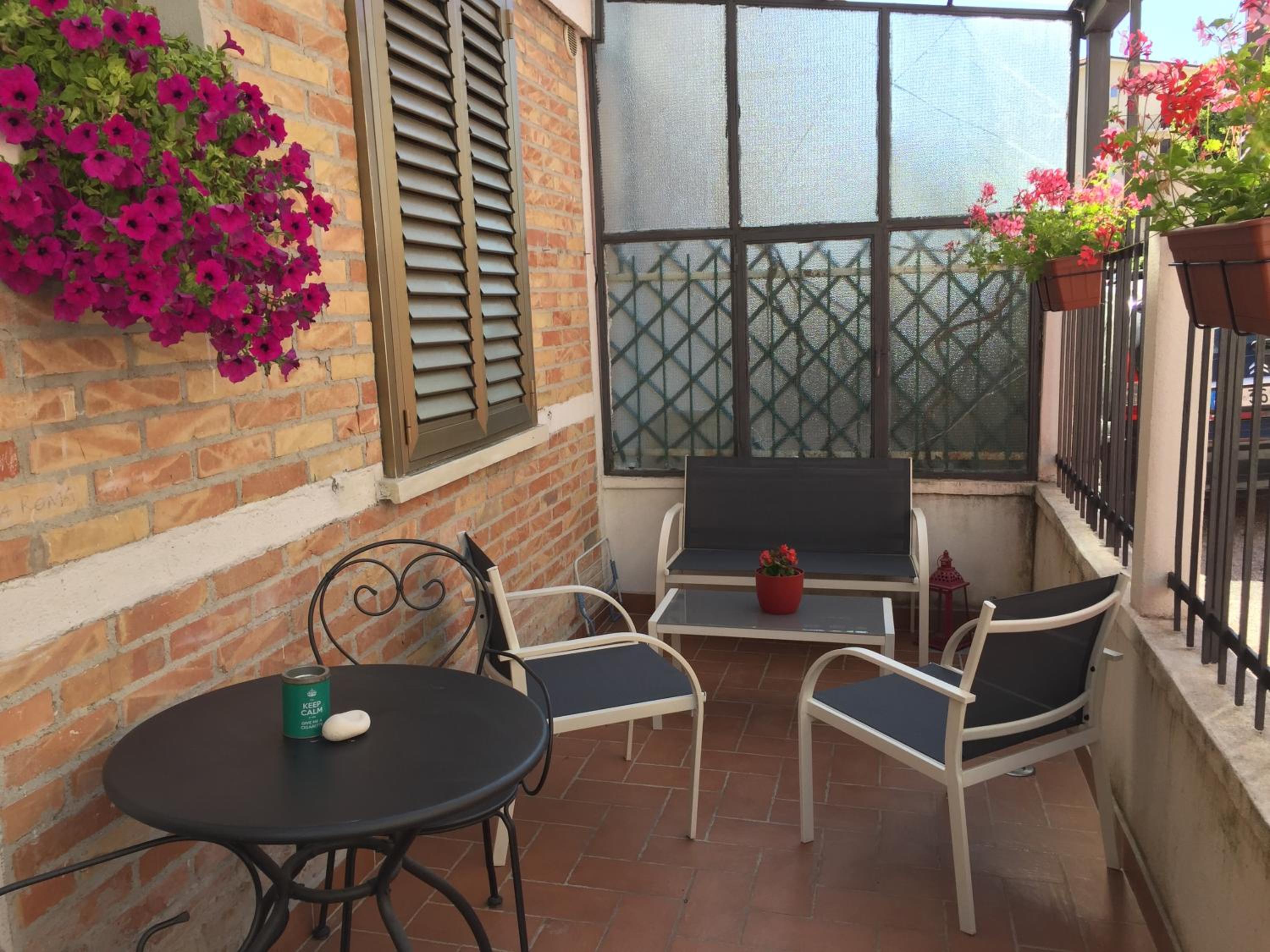 Standard Double or Twin Room with Garden View - Photo 3