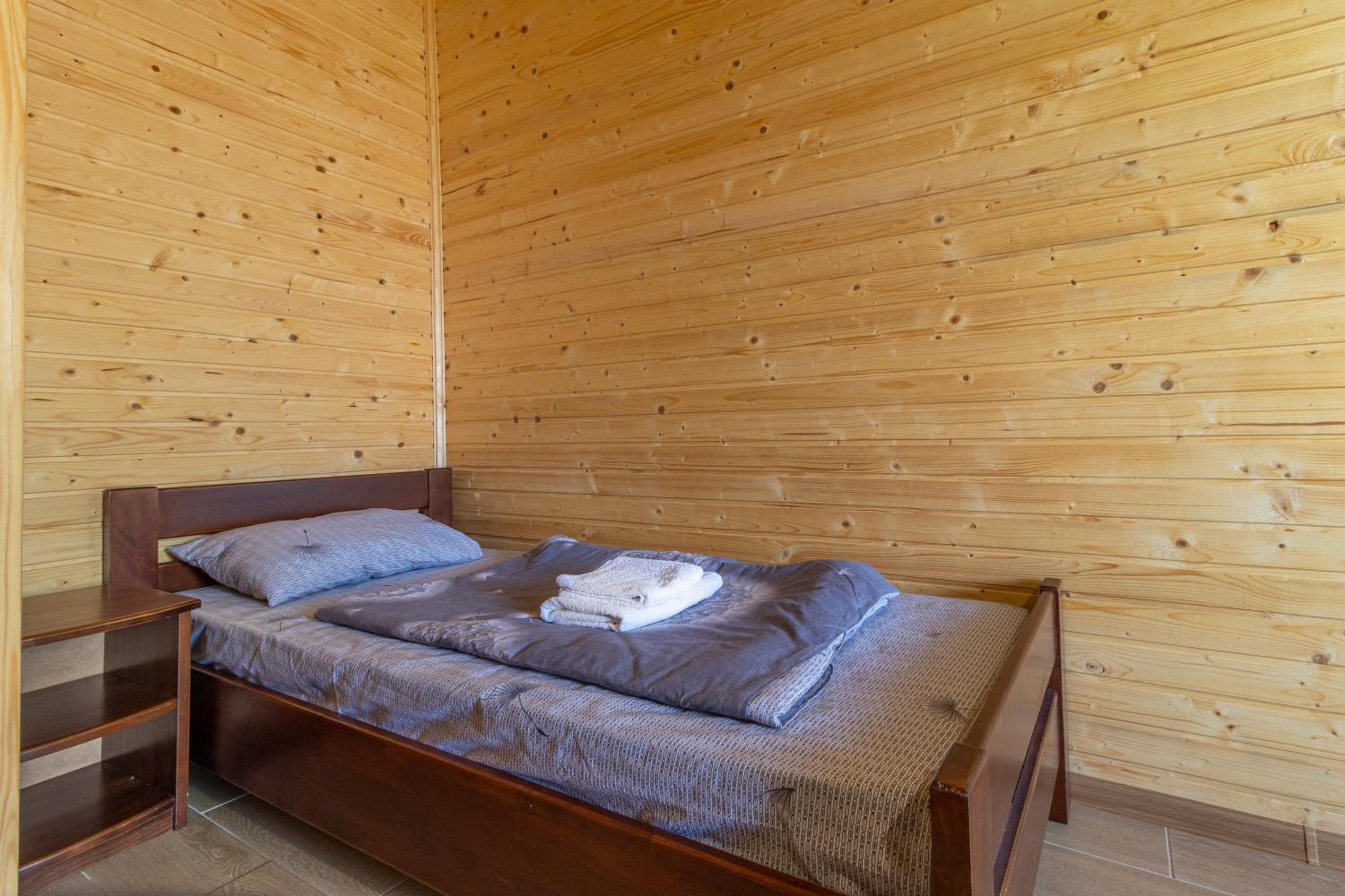 Deluxe Room (2 Adults + 1 Child)