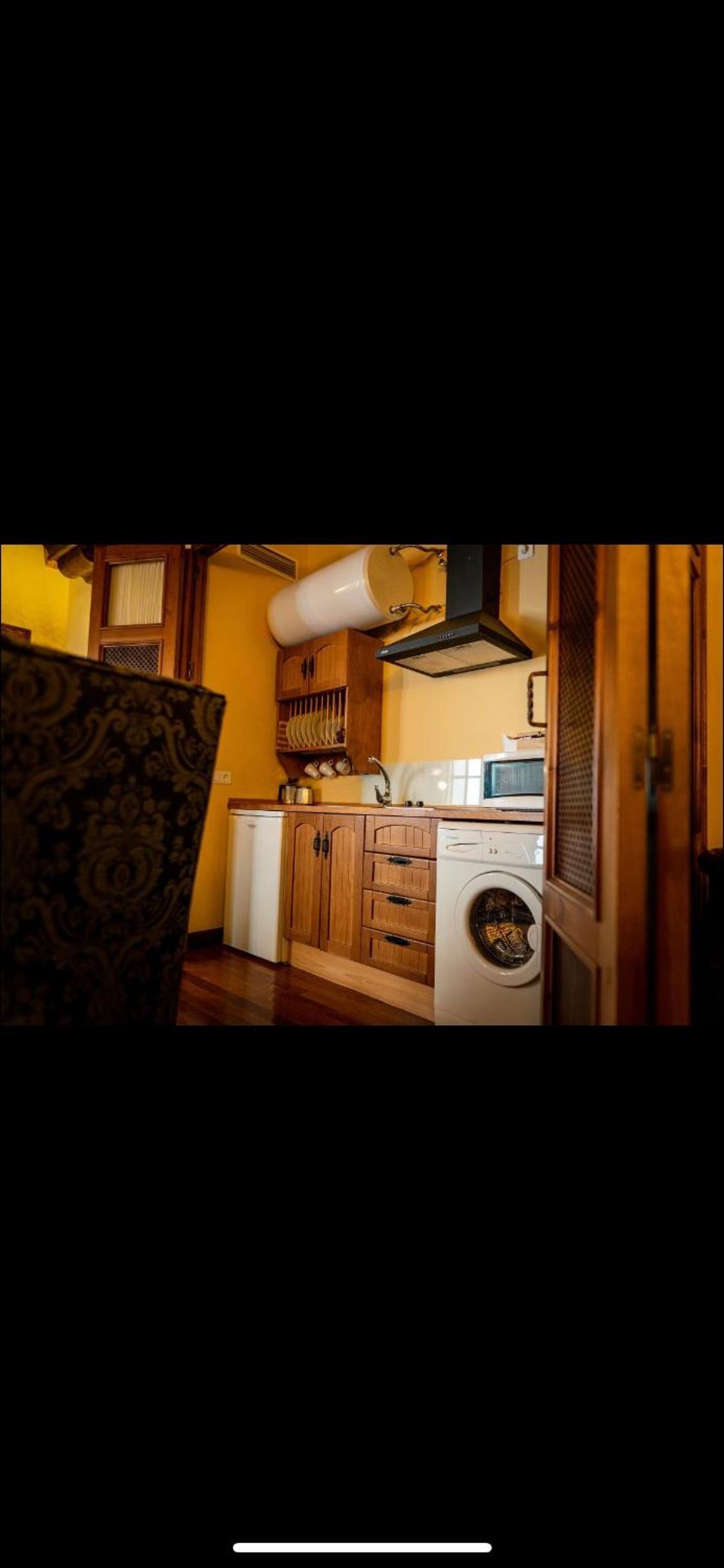 Apartment with Terrace - Photo 11