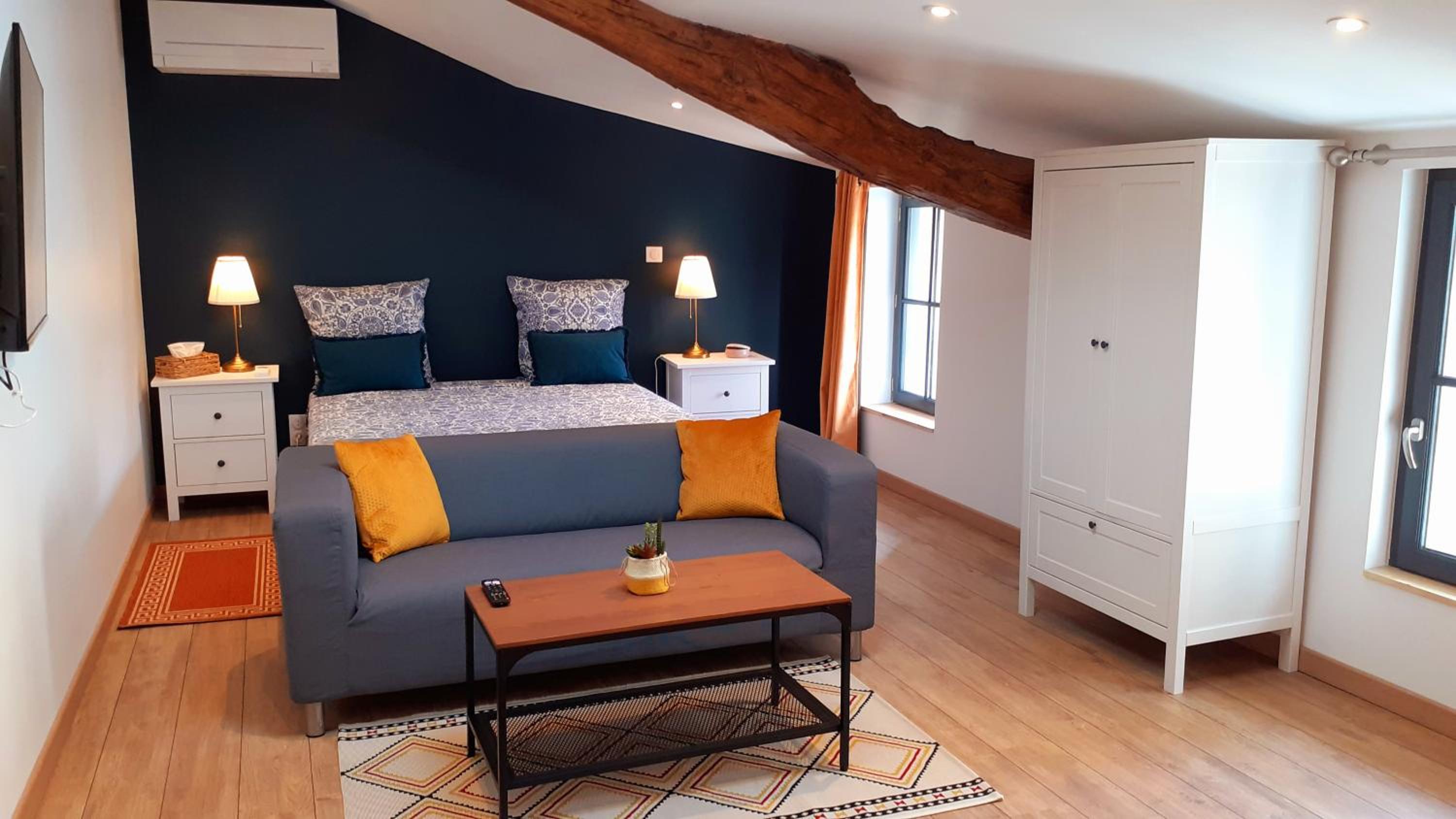 One-Bedroom Apartment - Photo 4