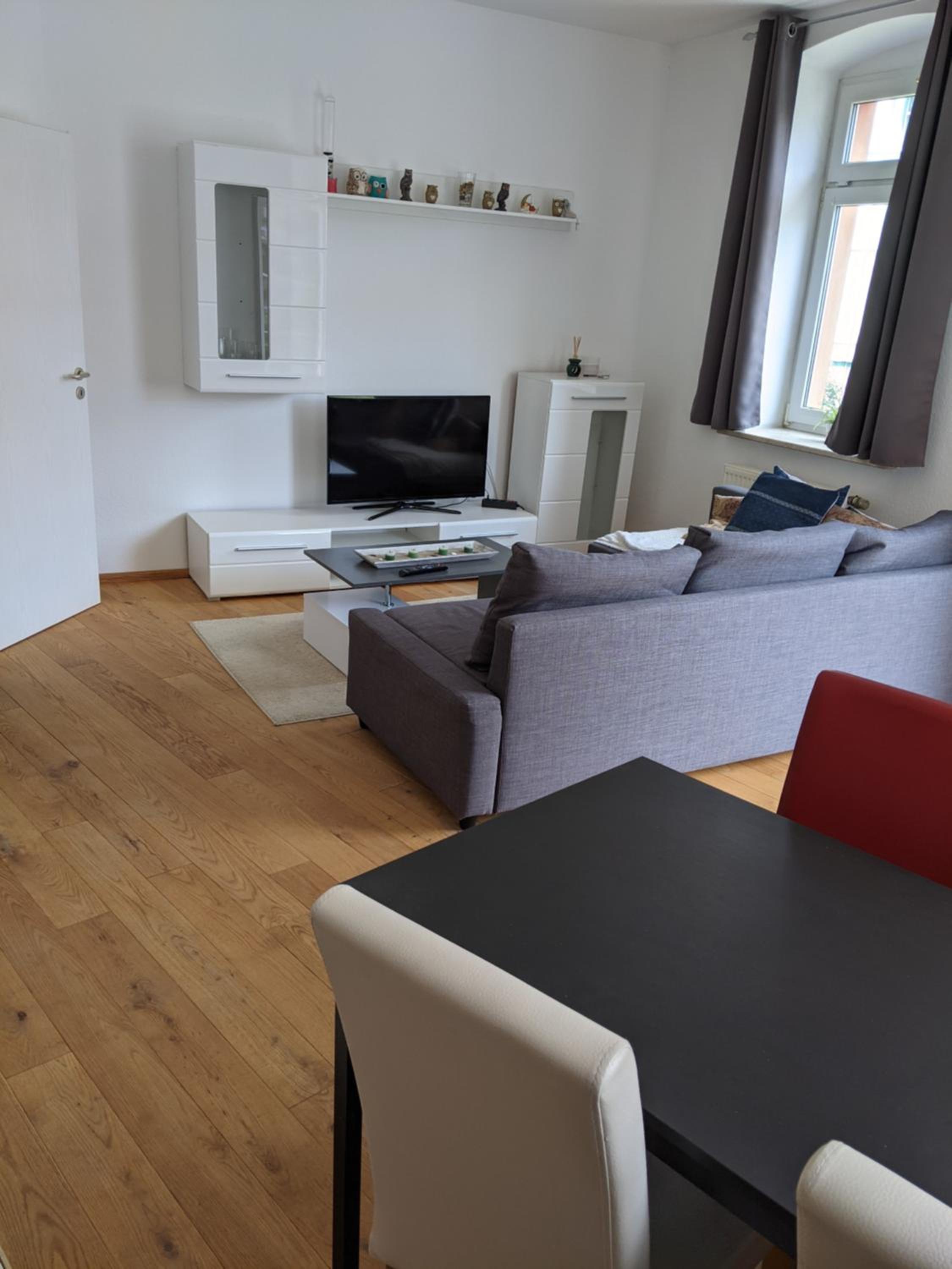 One-Bedroom Apartment - Photo 4