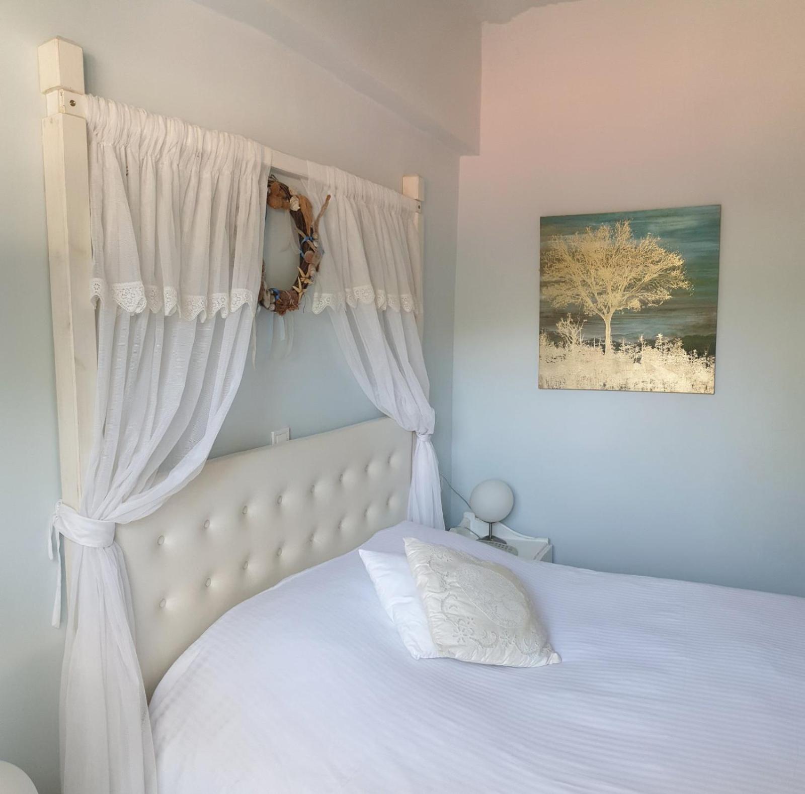 Classic Double Room with Side Sea View photo 1