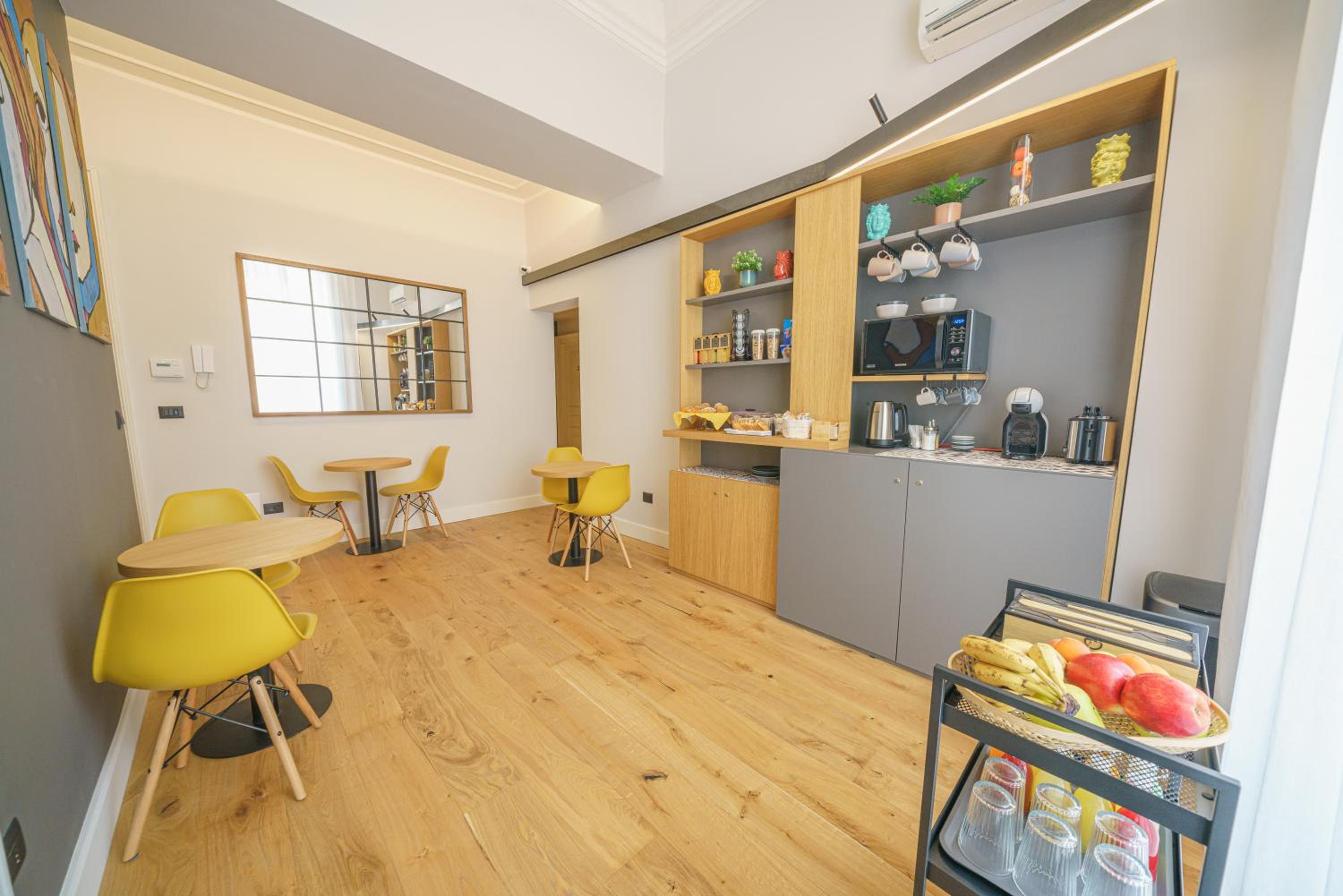 Double Room with Private Bathroom - Photo 2