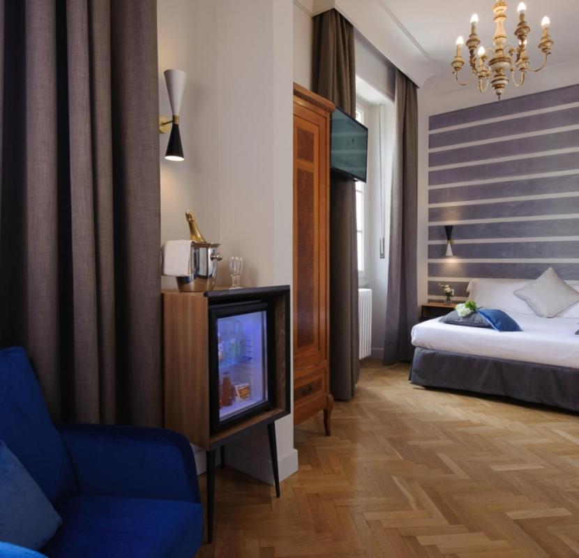Deluxe Queen Room