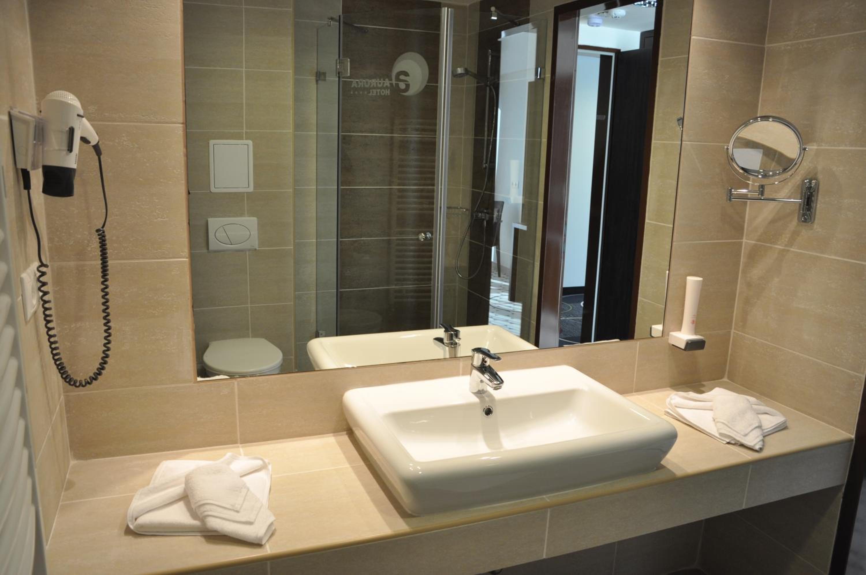 Standard Twin Room - Photo 2