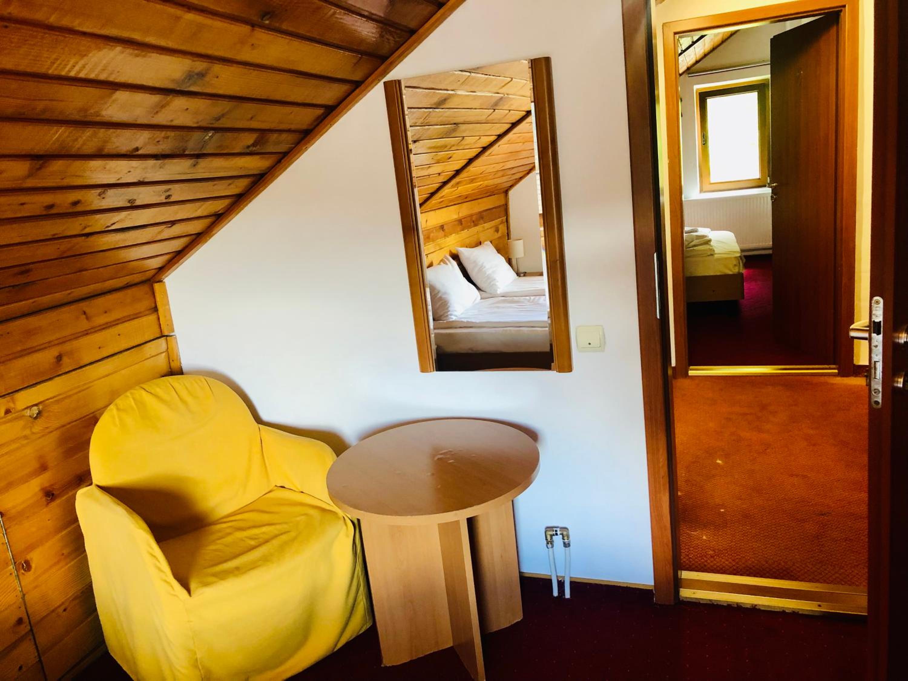 Suite - Photo 2