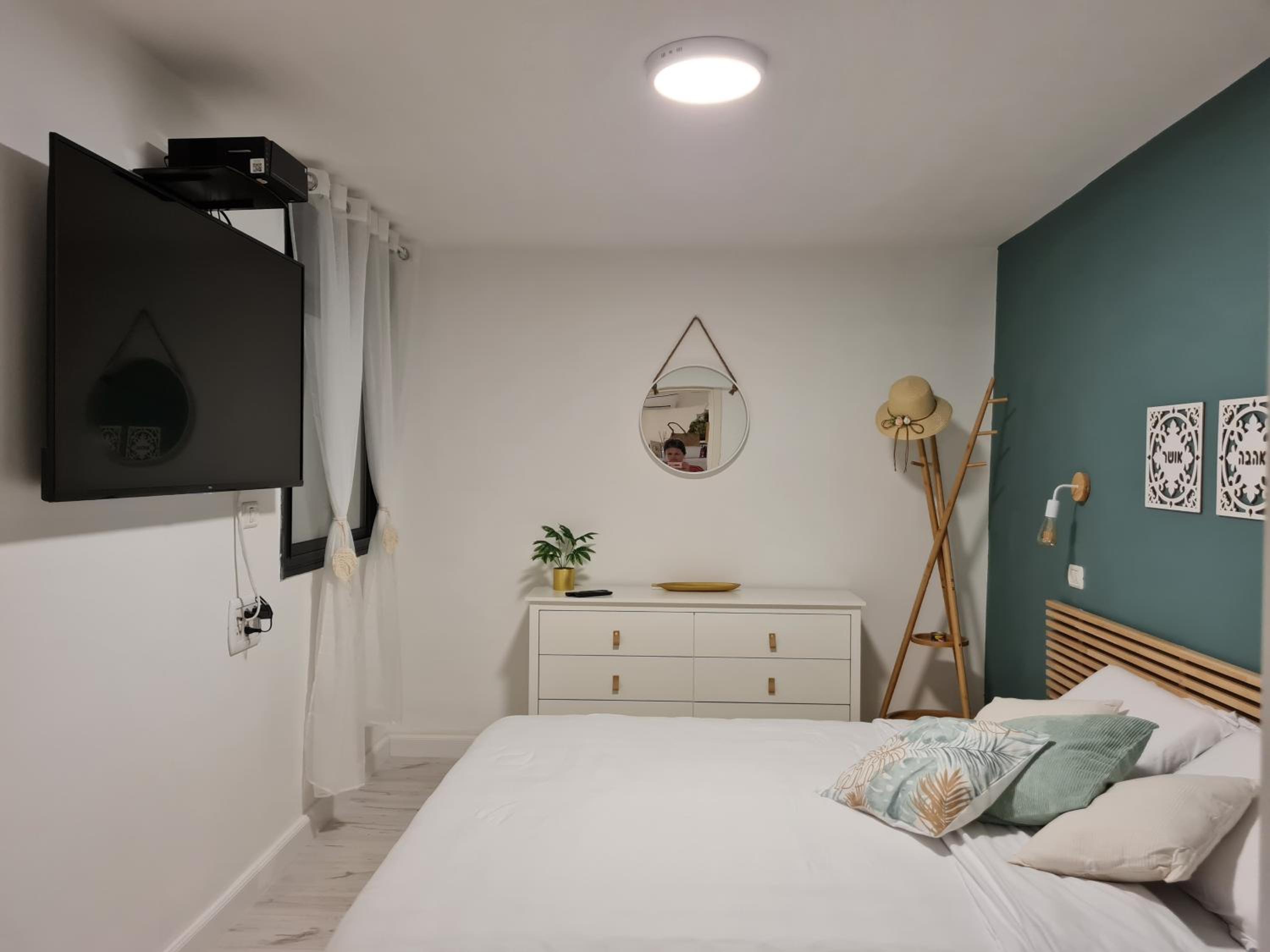 One-Bedroom Apartment - Photo 33