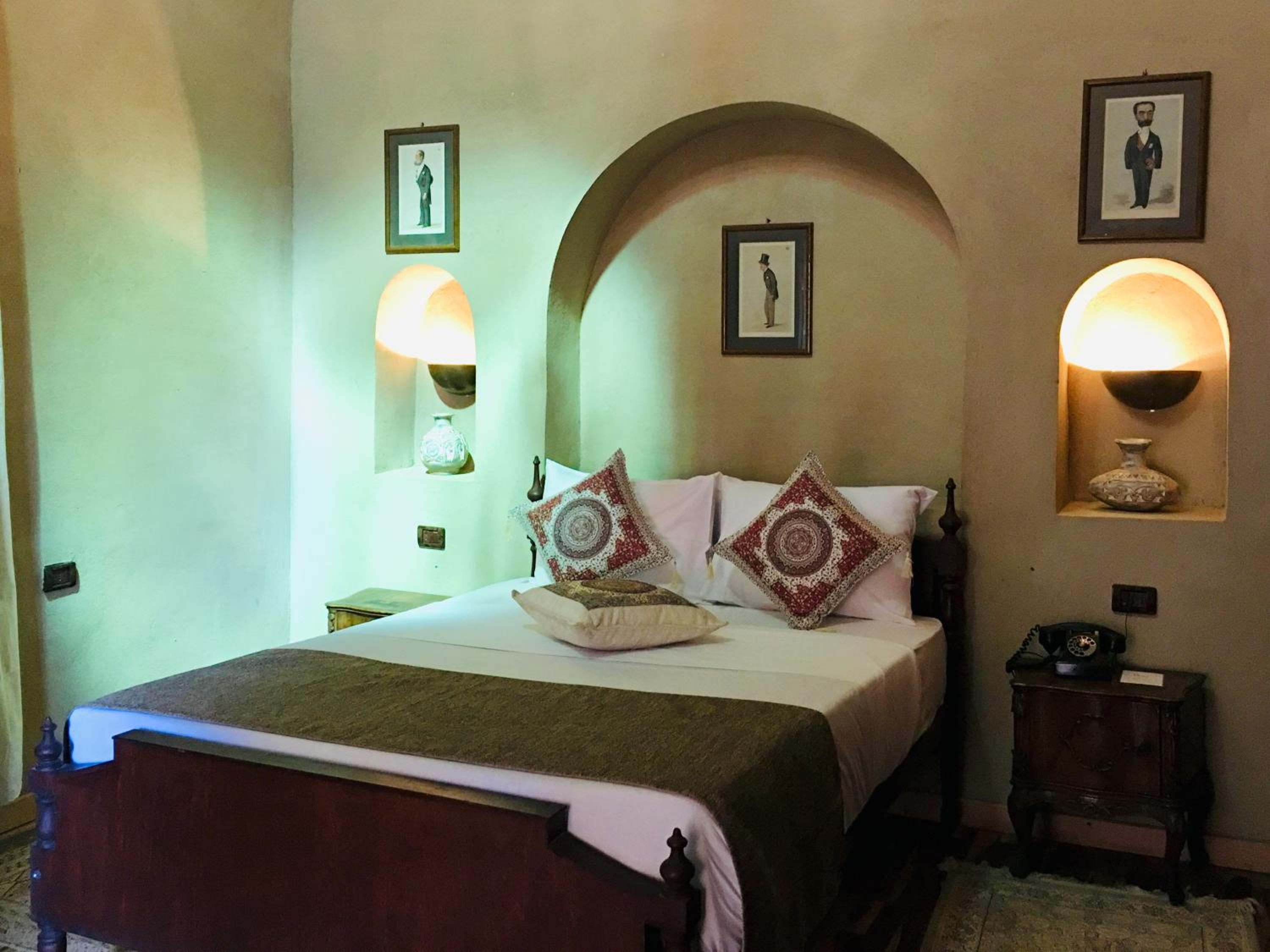 Queen Room with Balcony - Pearl photo 1