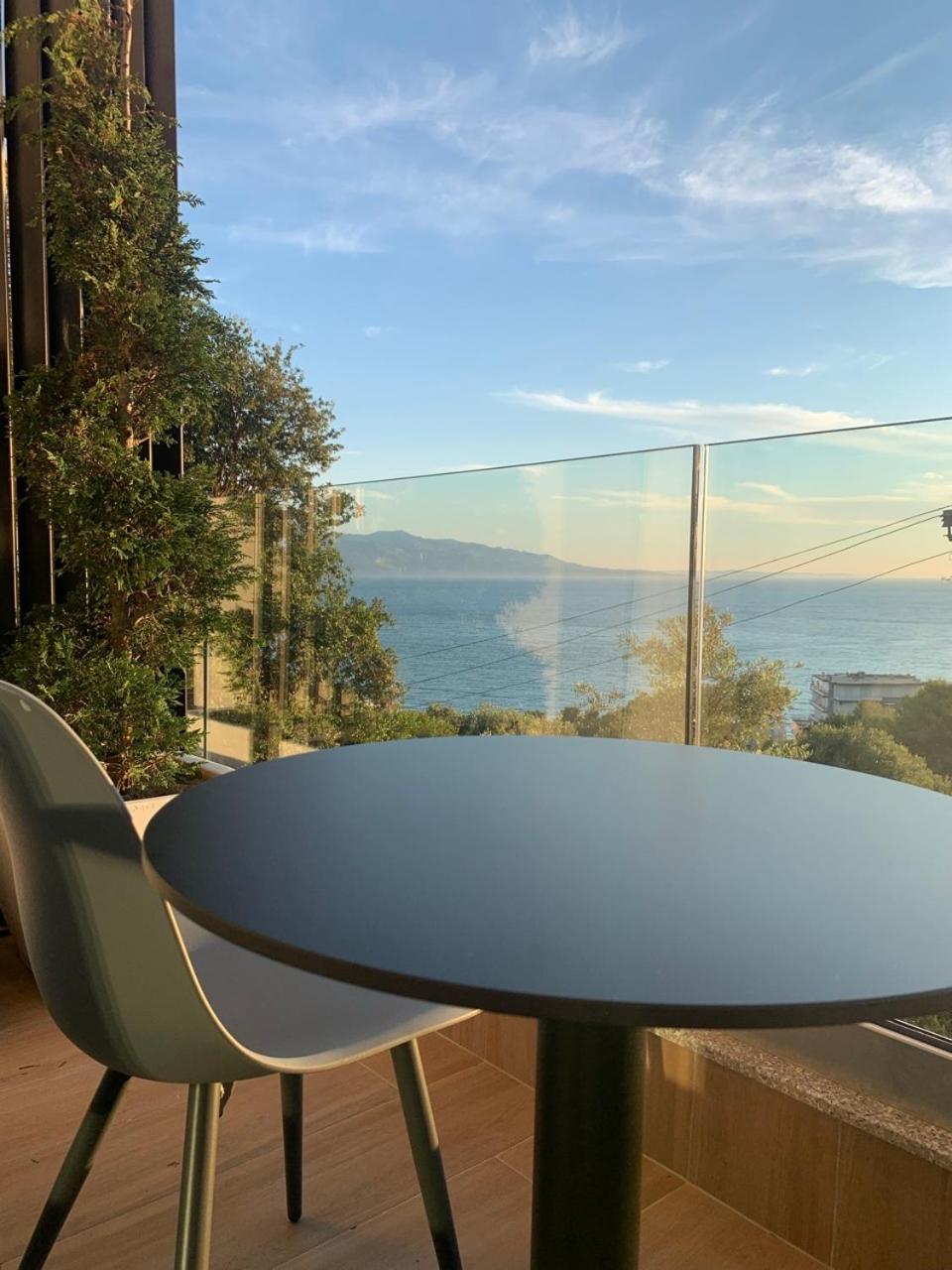 Double Room with Balcony and Sea View photo 3