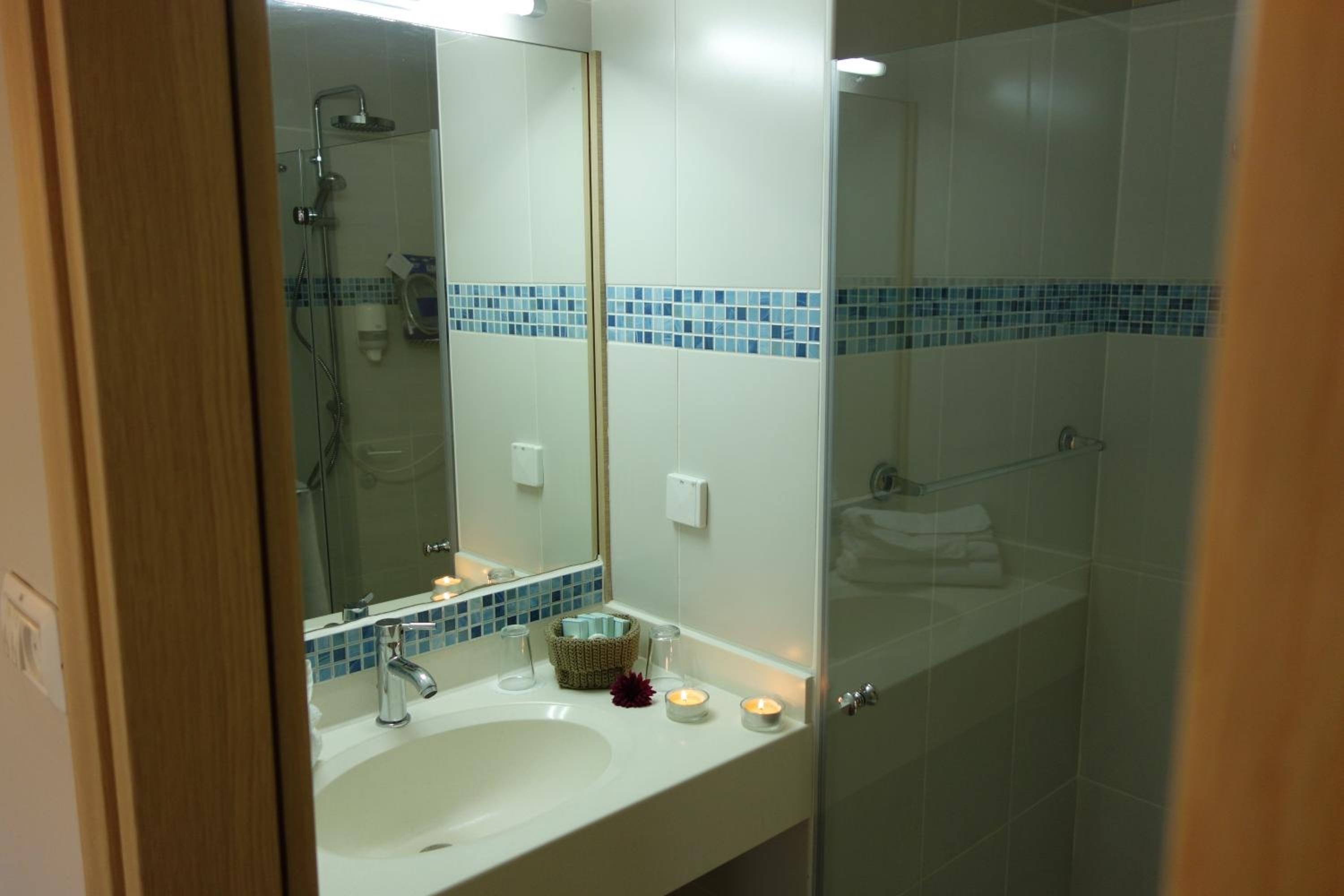 Deluxe Double or Twin Room photo 3