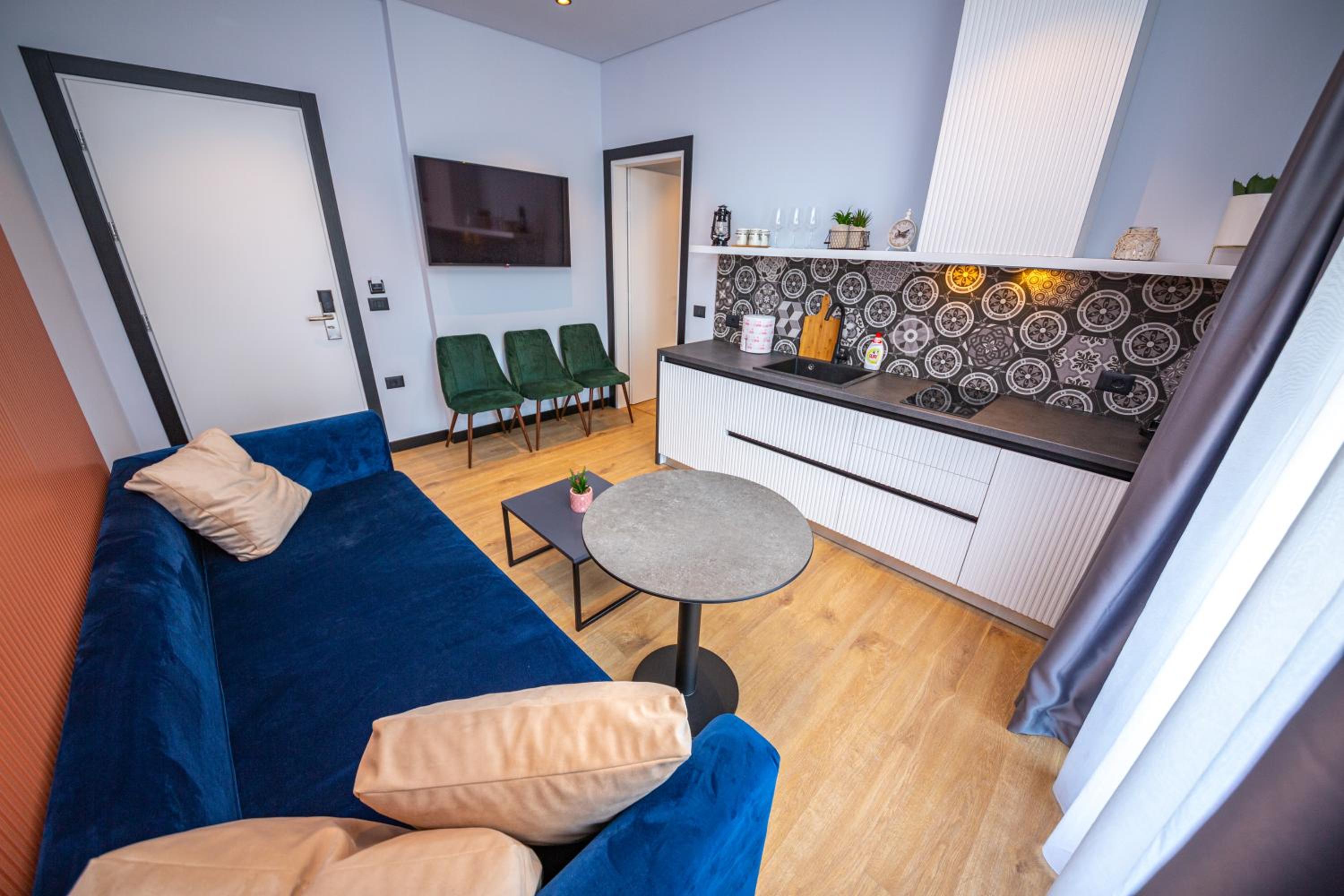 One-Bedroom Apartment with Balcony and Sea View (4 Adults)  photo 1
