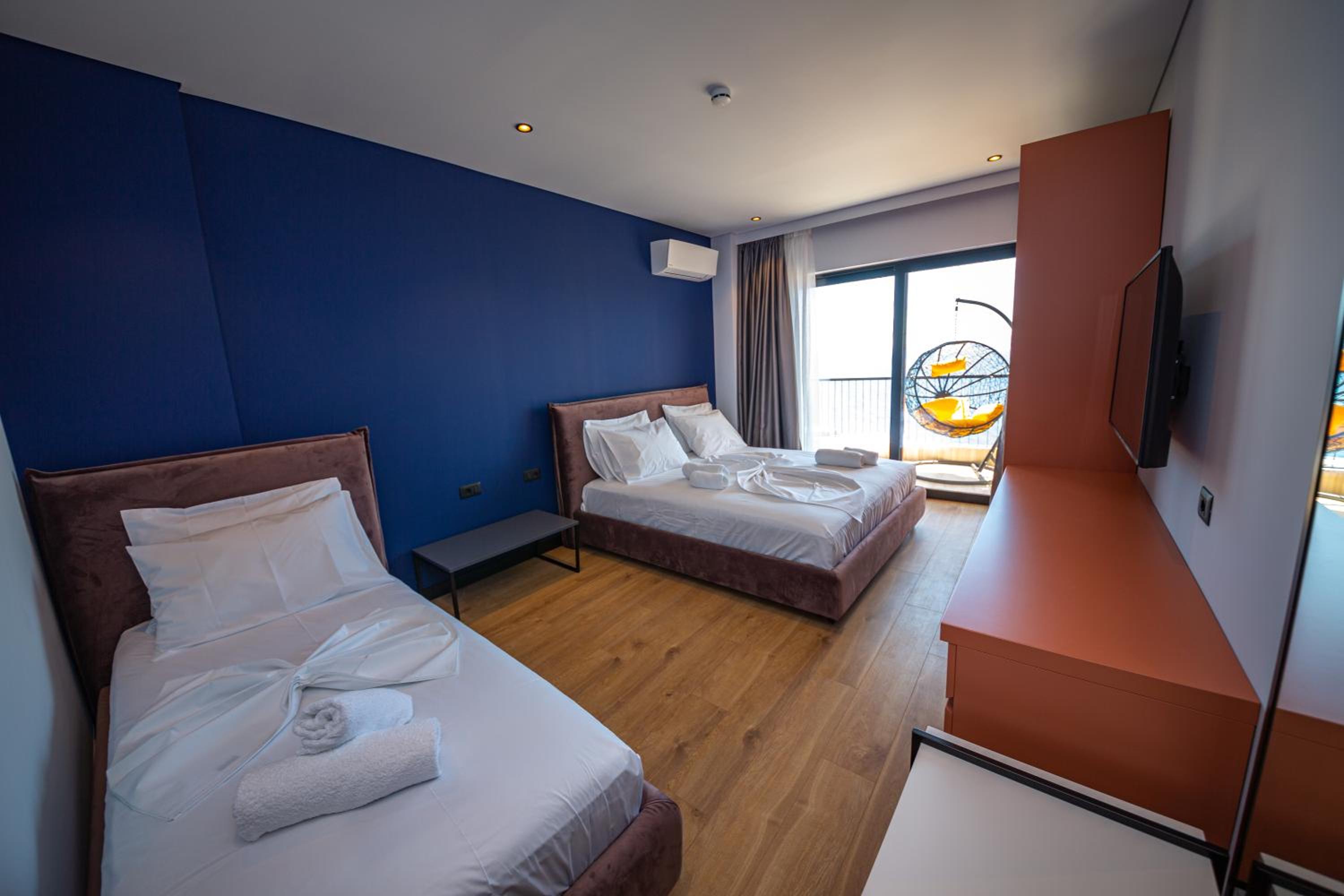 One-Bedroom Apartment with Balcony and Sea View (4 Adults)  photo 3