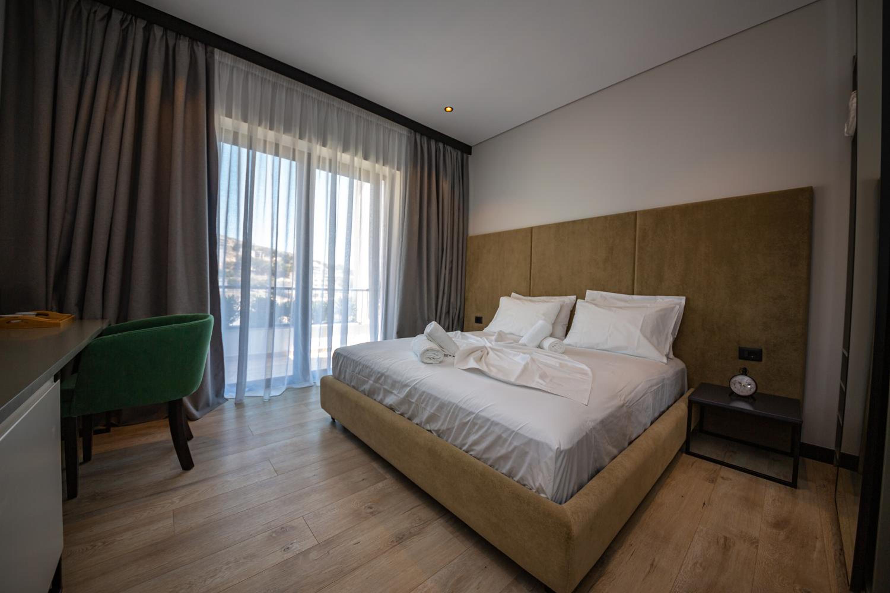 Superior Double Room with Balcony and Side Sea View photo 1