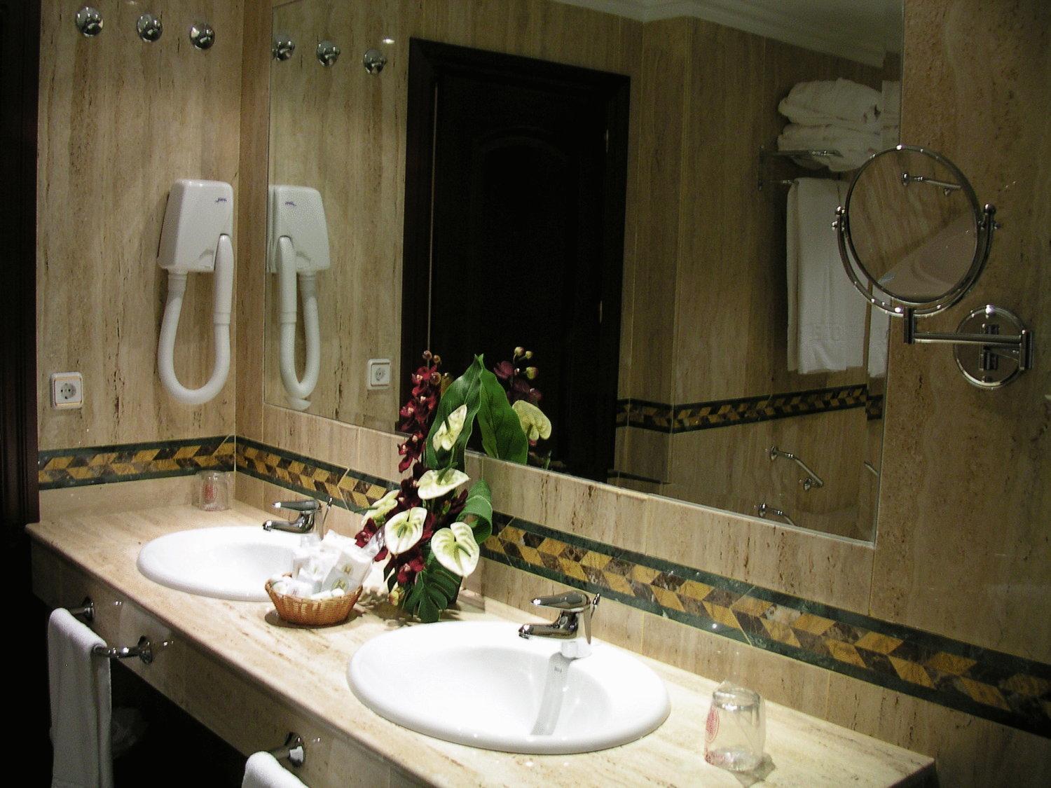 Double or Twin Room photo 3
