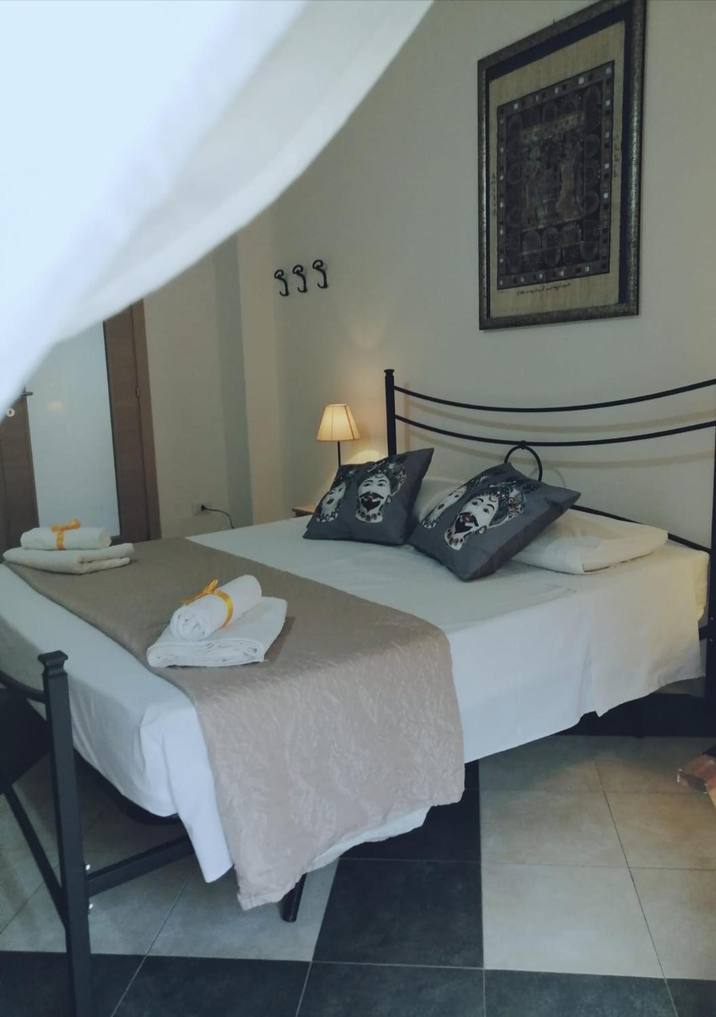 Quadruple Room with Balcony - Photo 6