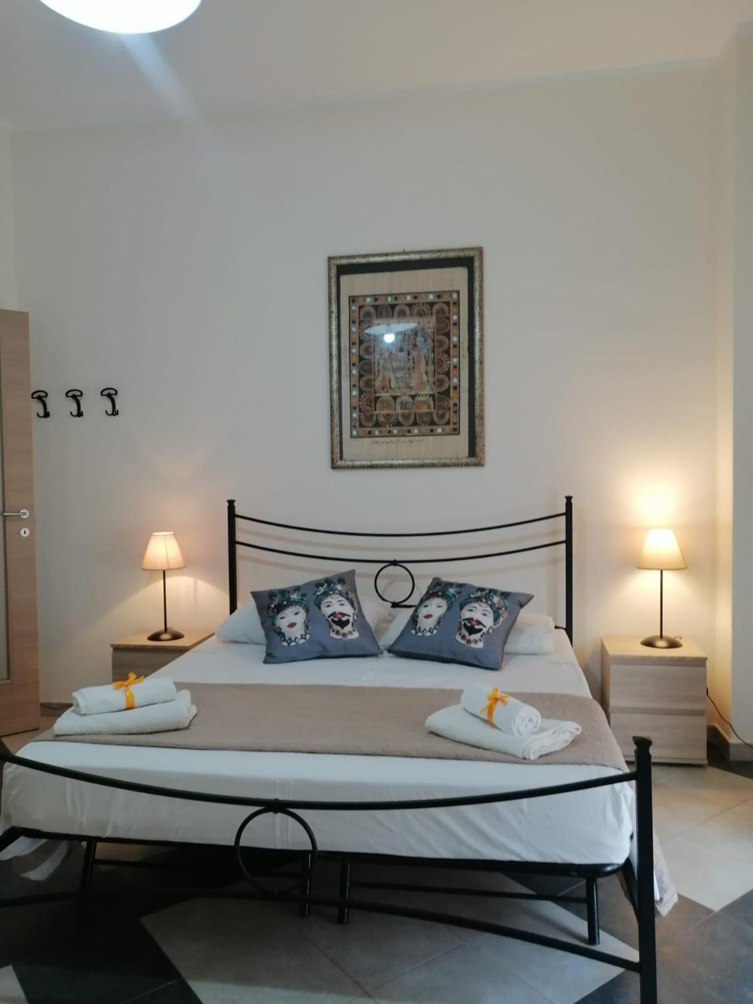 Quadruple Room with Balcony - Photo 4