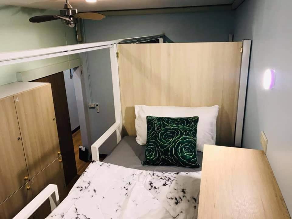 Bed in 8-Bed Dormitory Room (Male Only) photo 3