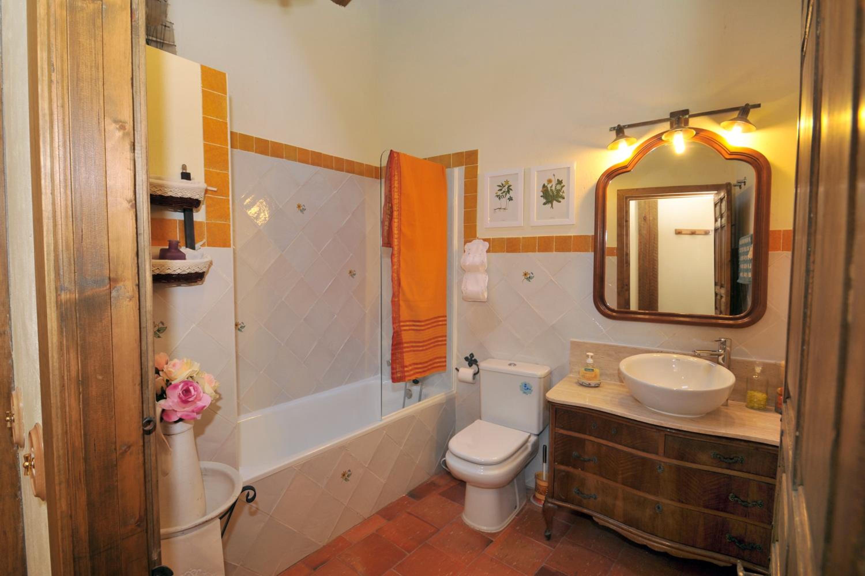 Three-Bedroom House photo 3