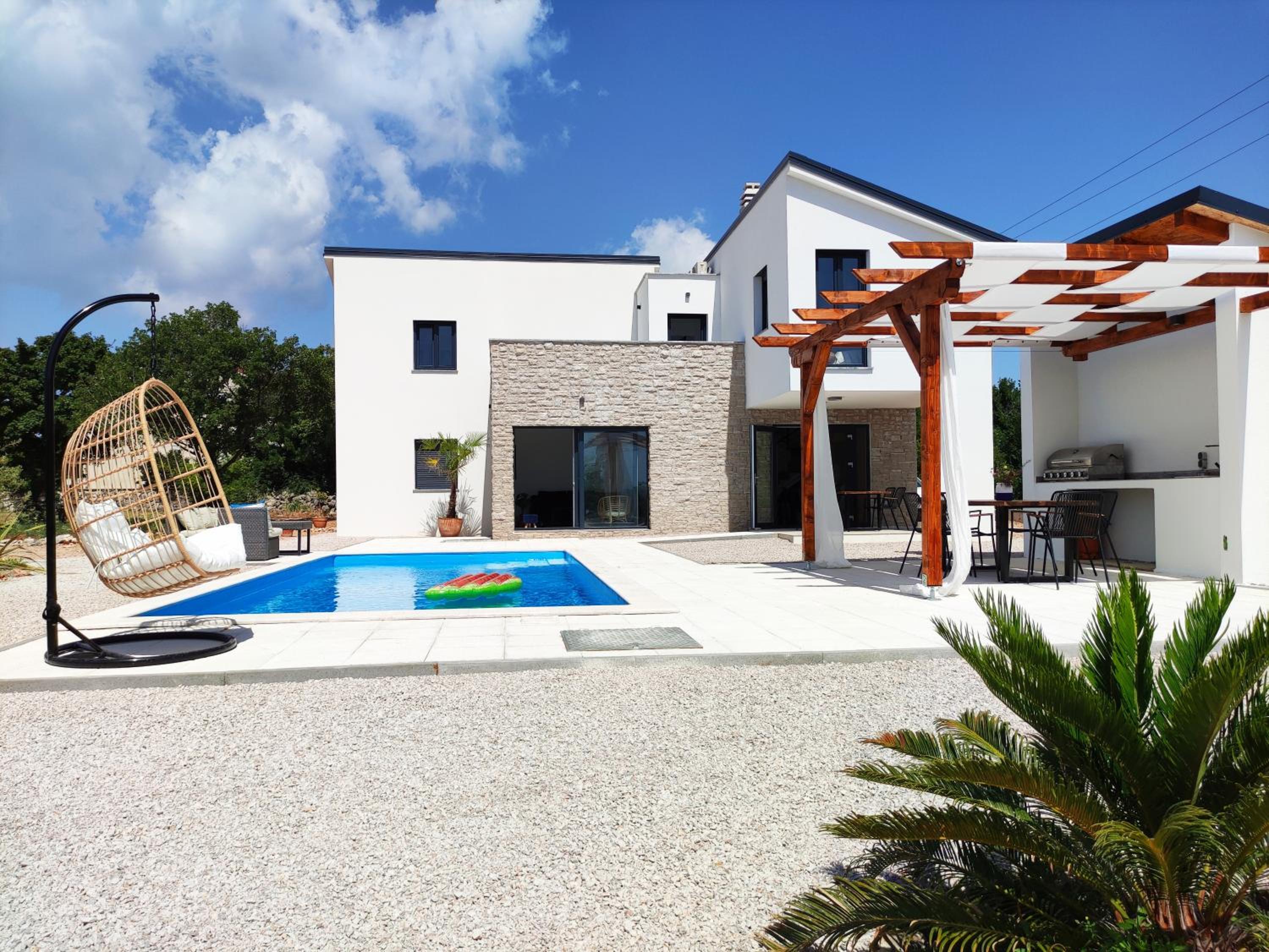 Villa photo 3